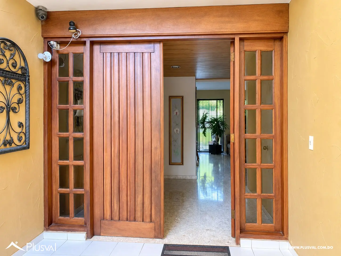 Villa en Venta en Los Rieles de Gurabo una Excelente Inversión con Amplios Espacios 514660