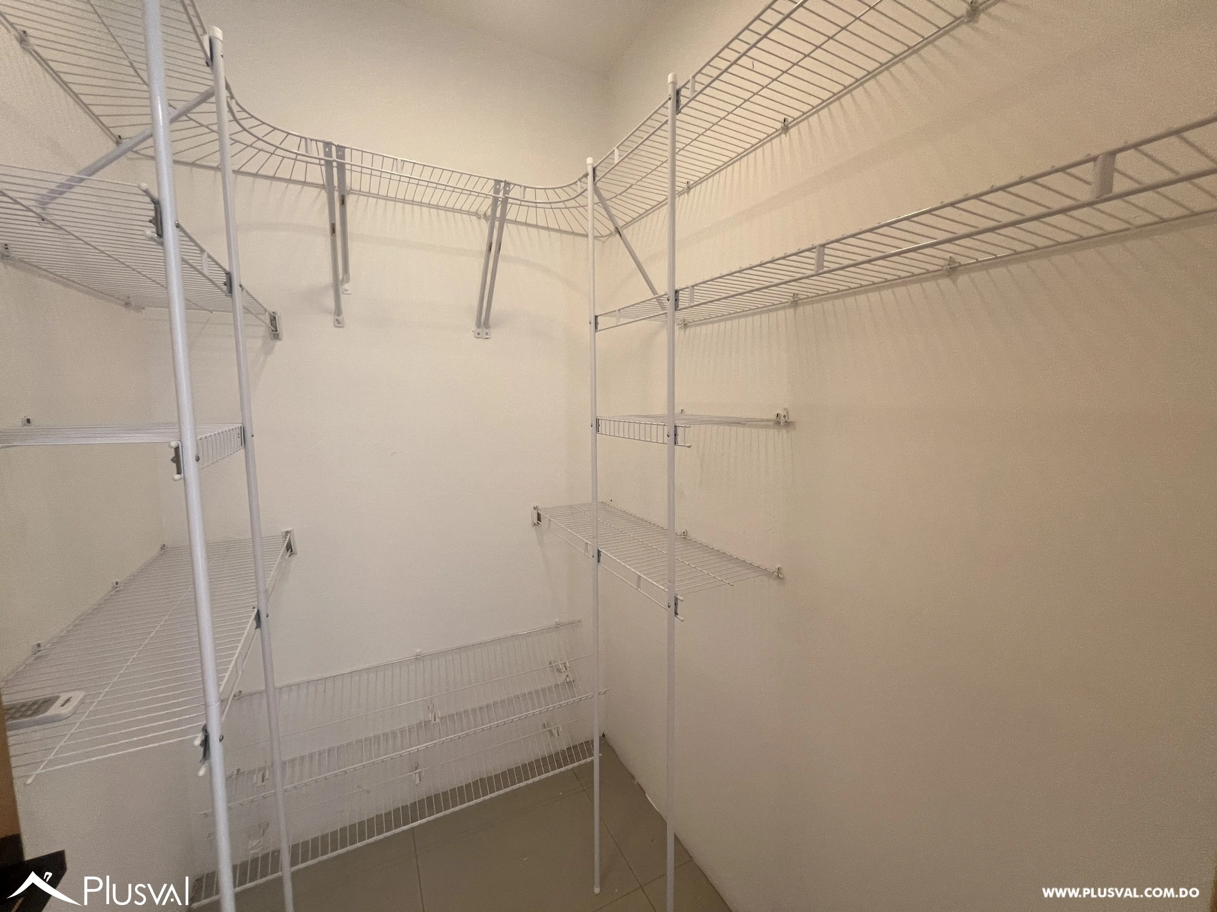 Apartamento en alquiler en Evaristo Morales. 470226