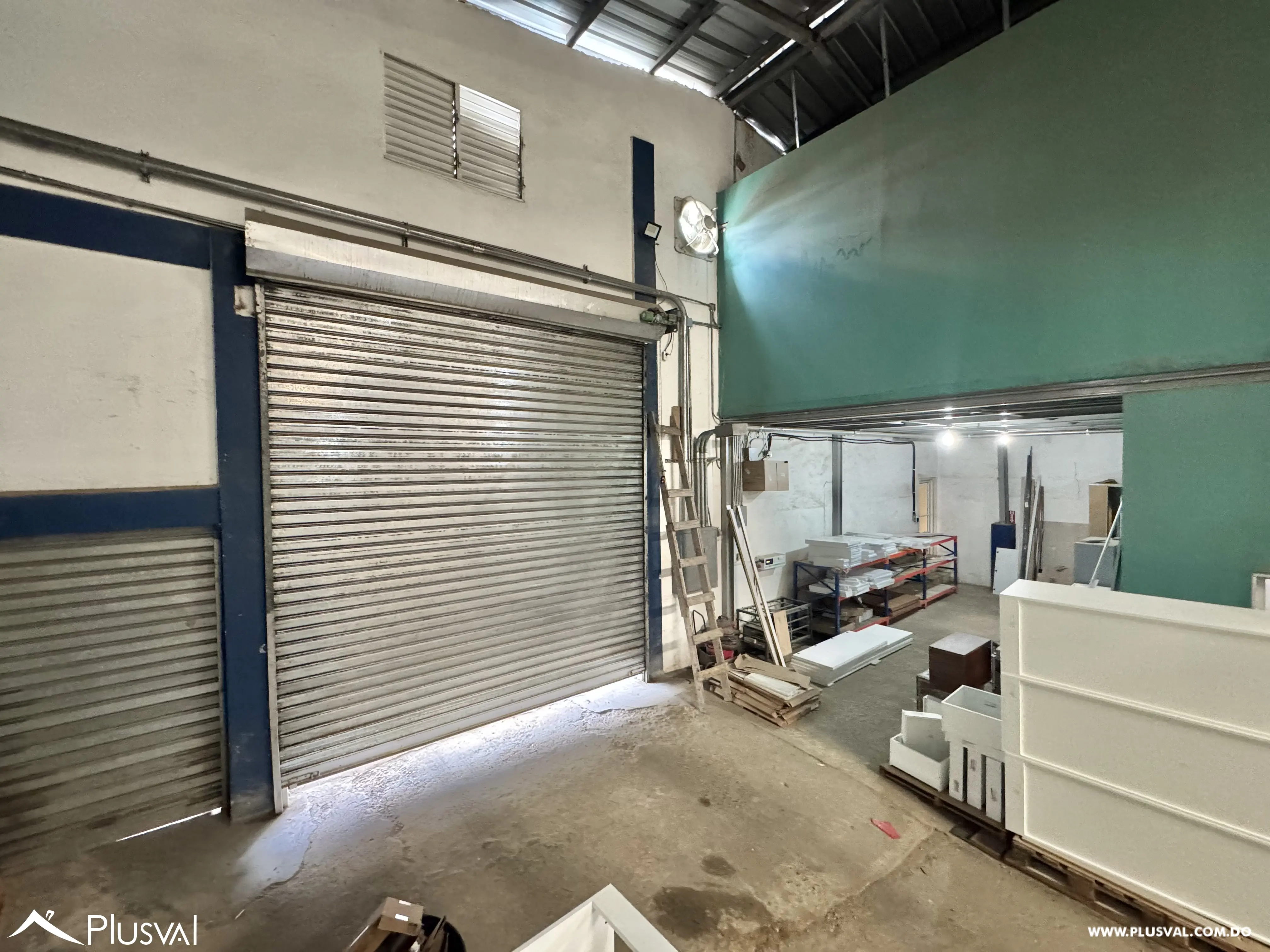 Alquilo Excelente Nave de 800 mt2 en La Zona Industrial de Herrera 482745