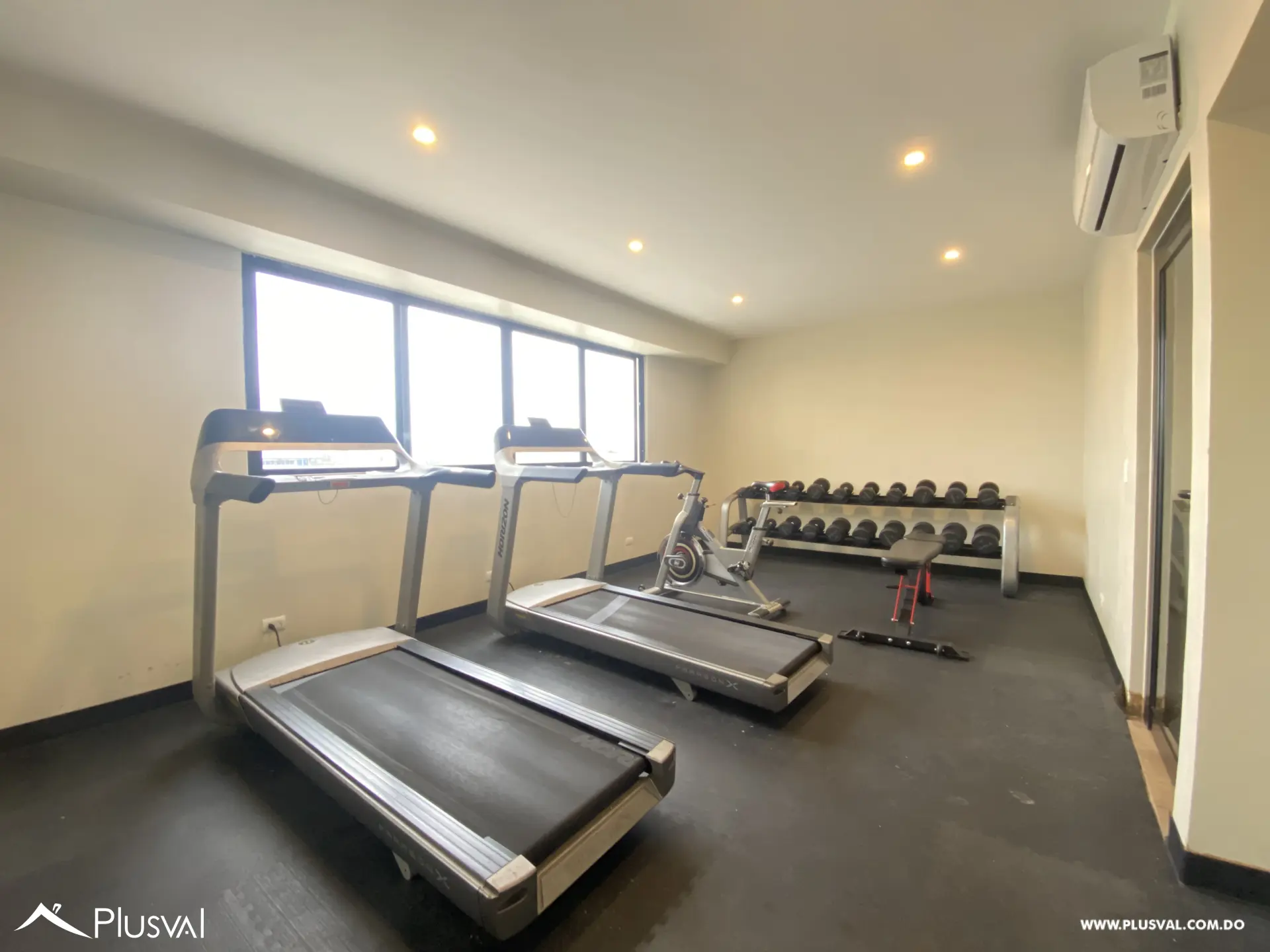 Excelente y Cómodo Apartamento en renta, en Evaristo Morales 516468