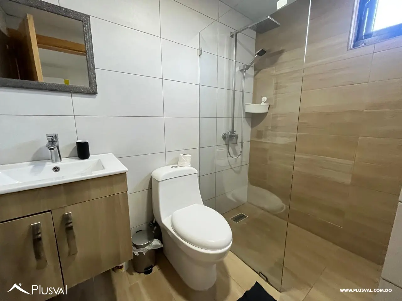 Hermoso apartamento en alquiler amueblado en Evaristo Morales 529269