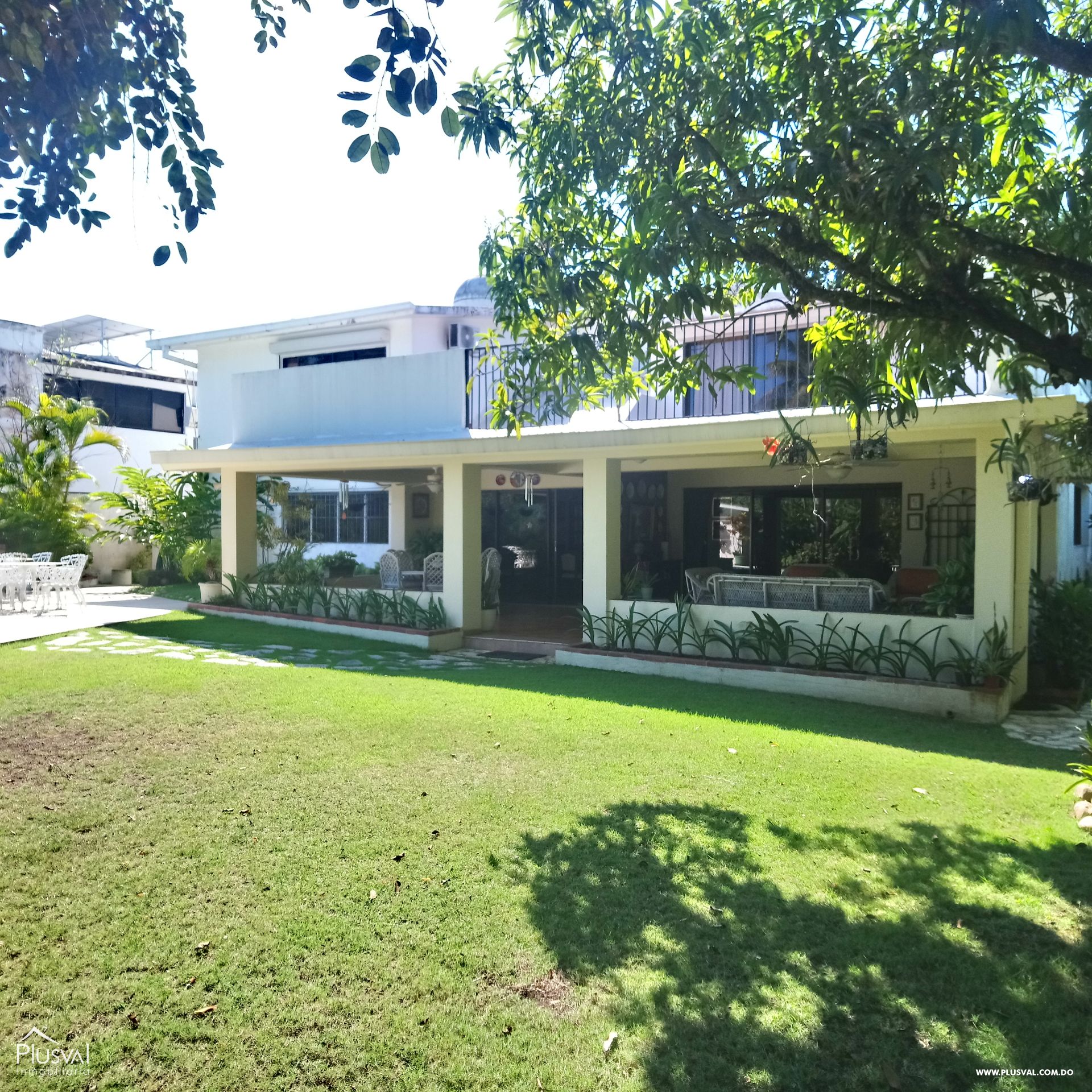 Se Vende Amplia Casa en Arroyo Hondo 420731