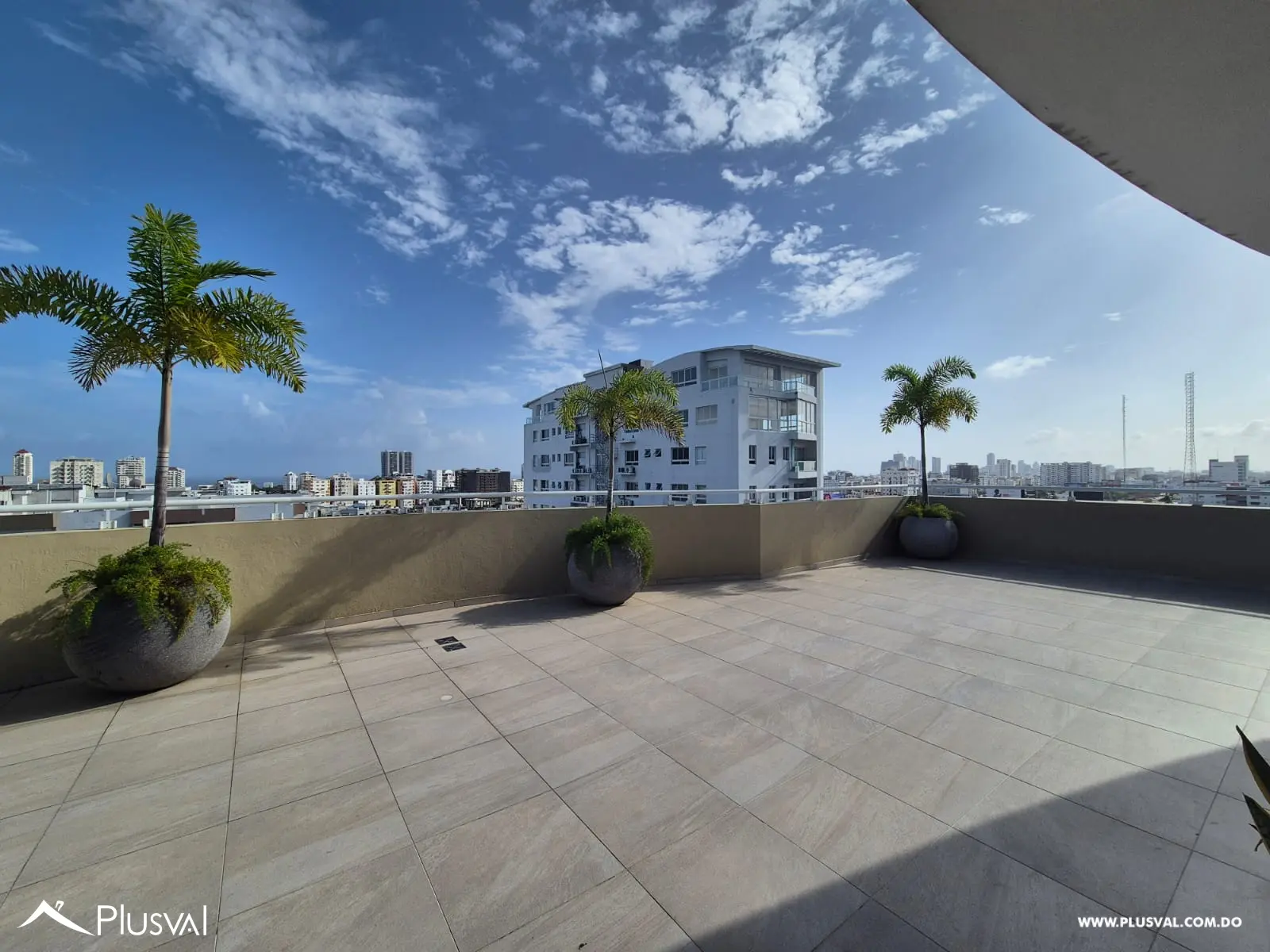 Hermoso apartamento en alquiler amueblado en Evaristo Morales 529258