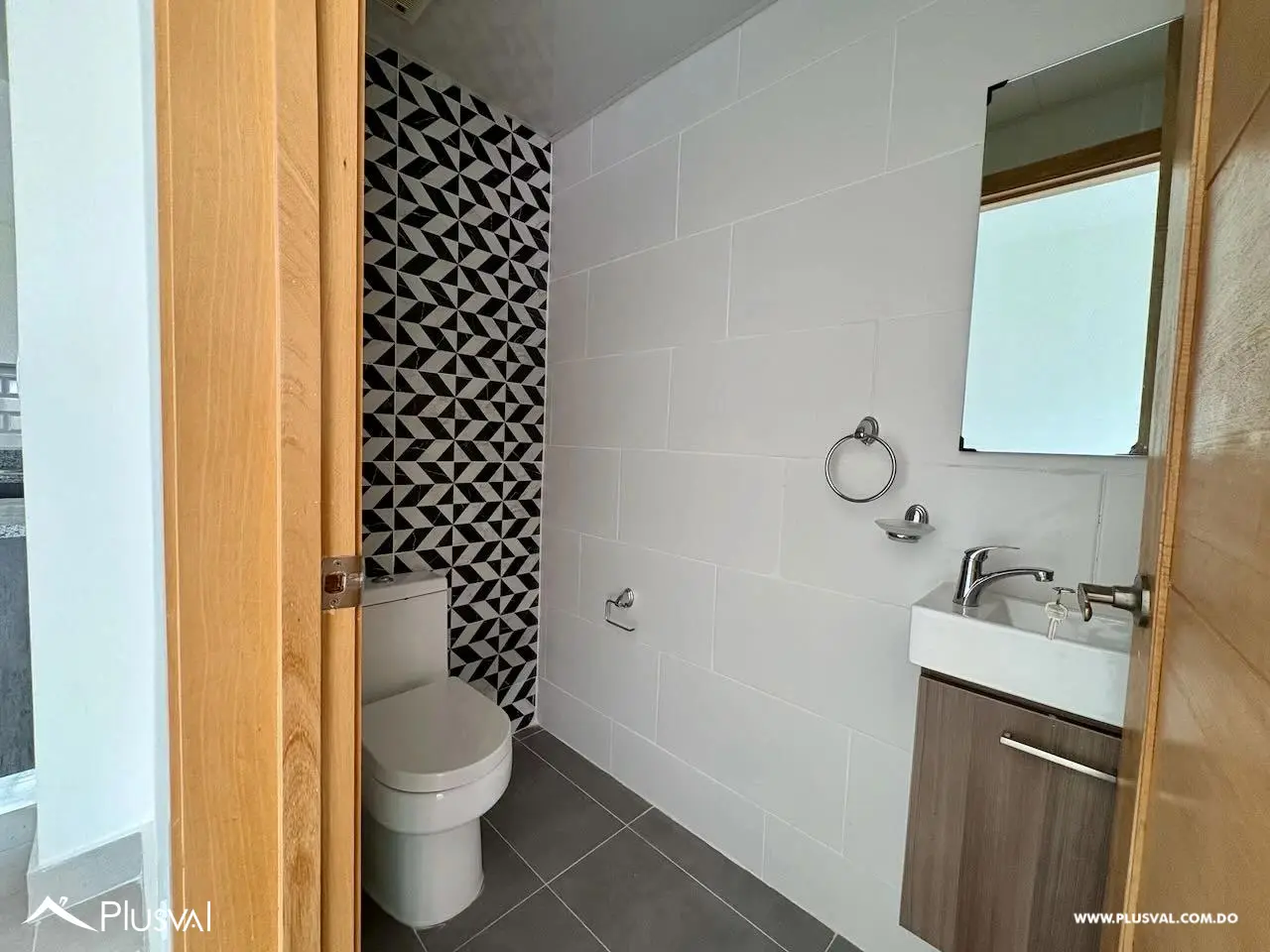 Espacioso apartamento amueblado  de 1 habitación en venta en Bella Vista 452643