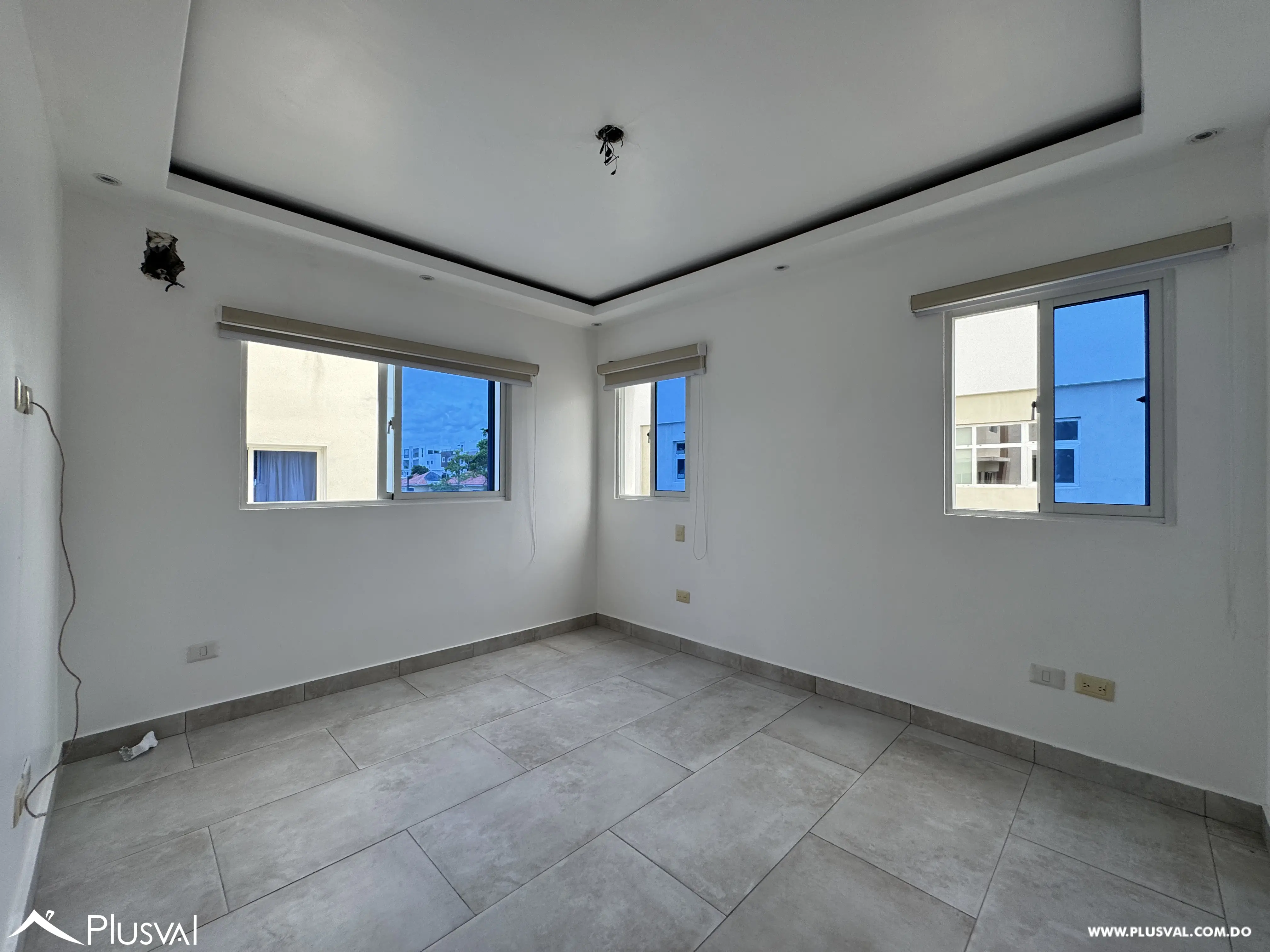 Penthouse en alquiler de 3 habitaciones con terraza en Altos de Arroyo Hondo 462855