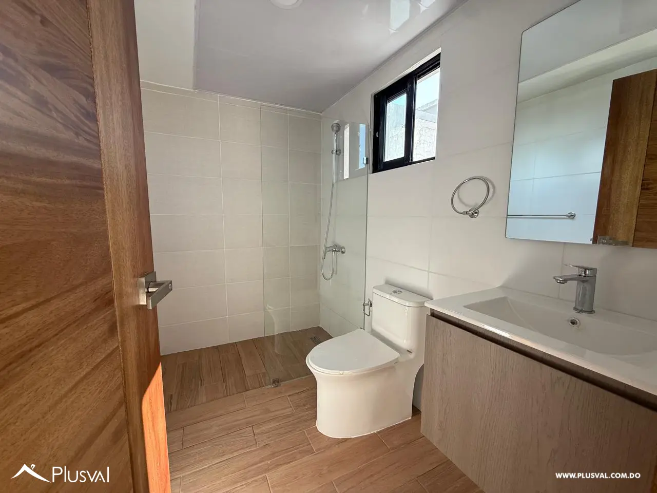 Apartamento de 2 Habitaciones en Evaristo Morales, Santo Domingo 534106