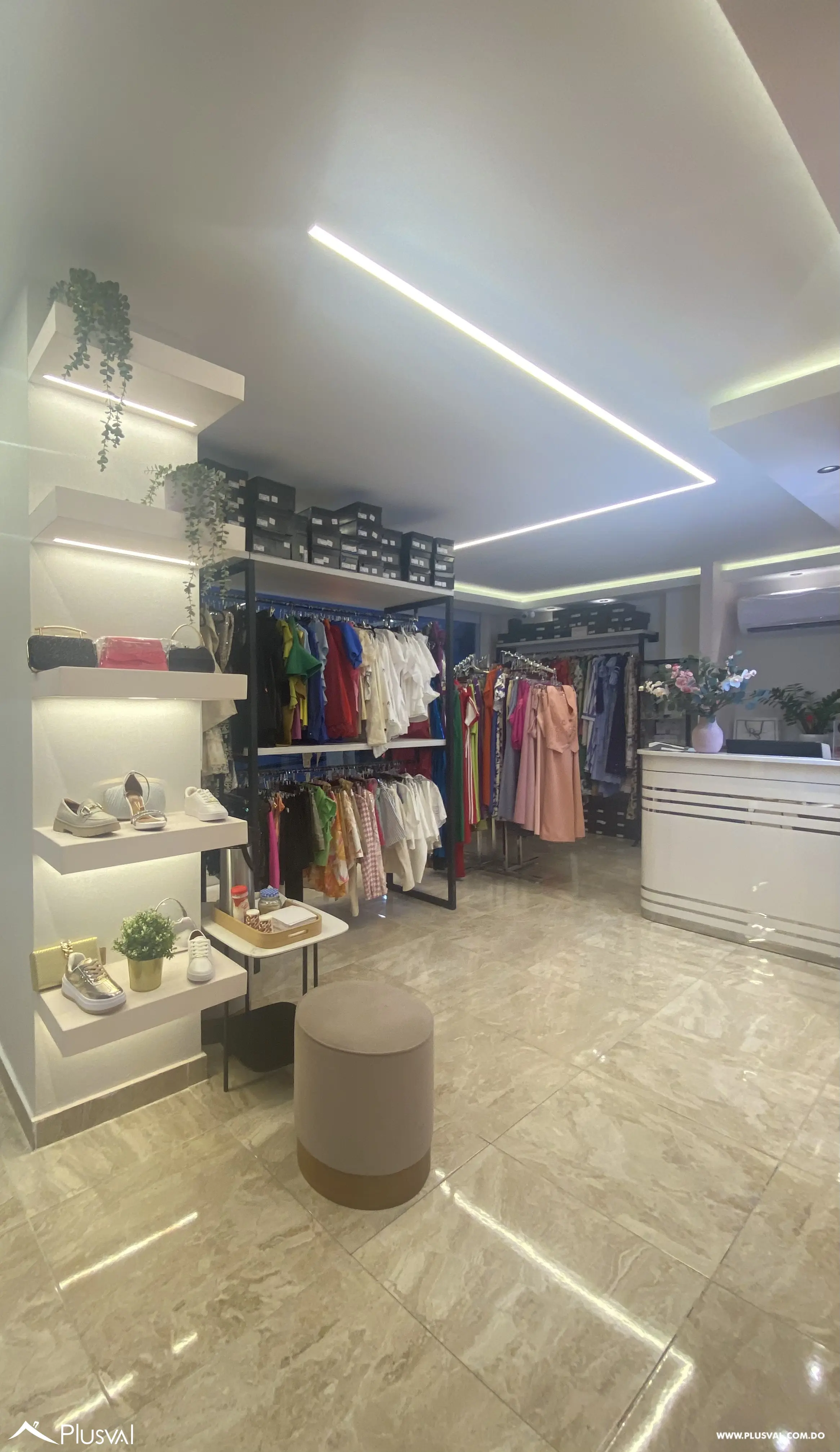 Vendo Traspaso de Excelente Tienda en Local de Plaza Comercial en el Millón 464771