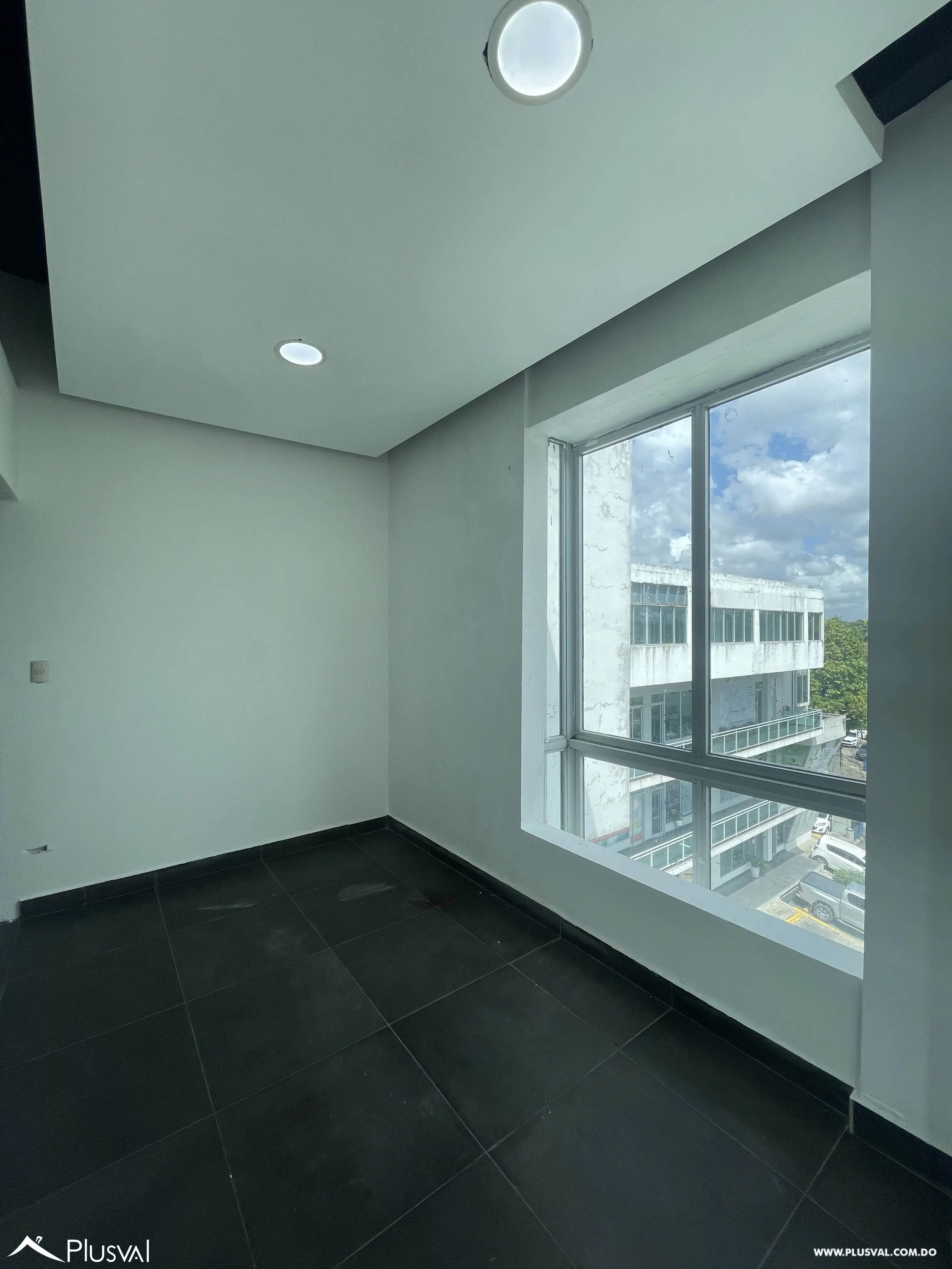 Local comercial de 75 m² en 4to nivel con ascensor en Jardines del Norte 502900