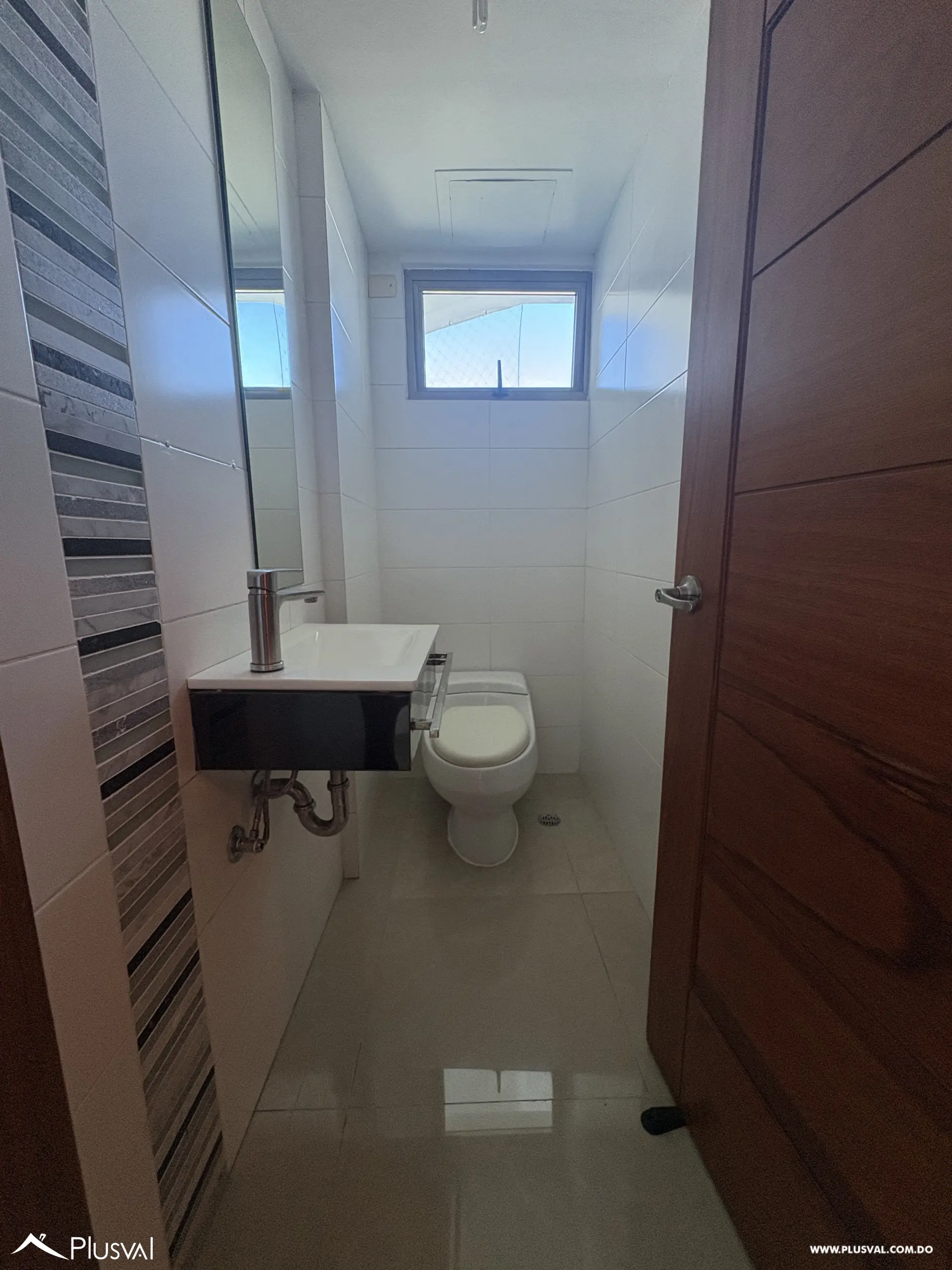Apartamento en alquiler con 2 habitaciones y 2.5 baños, en El Vergel. 489223