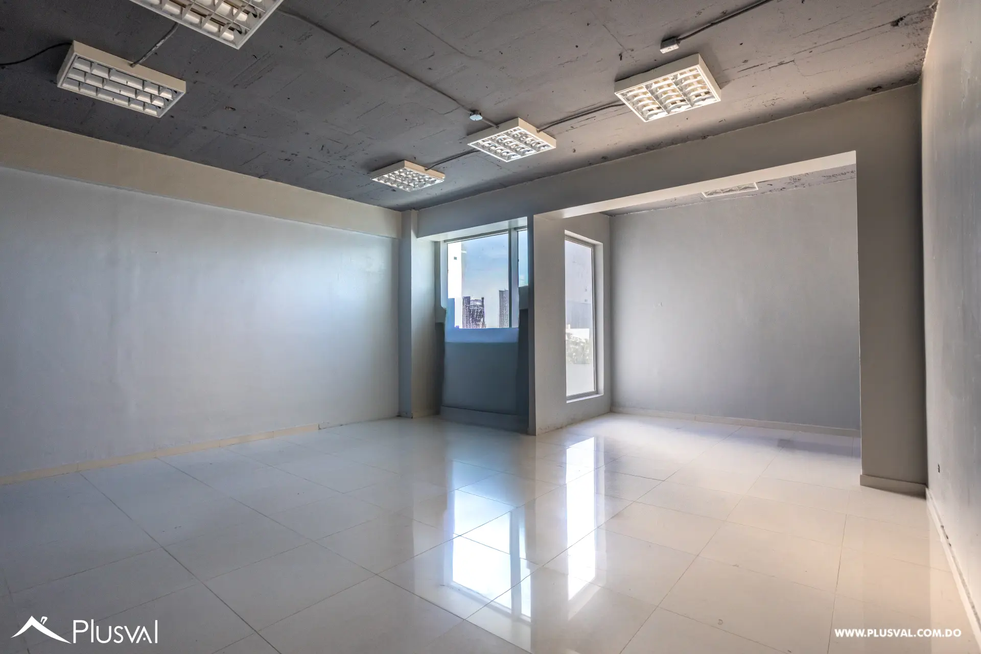 Alquiler local comercial en torre corporativa moderna en Naco – 66 m² 469574