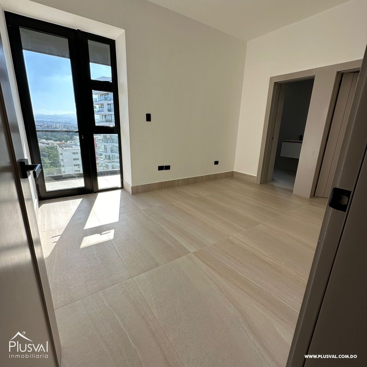 Exclusivo apartamento de 3 habitaciones  ubicado en La Esmeralda 409908