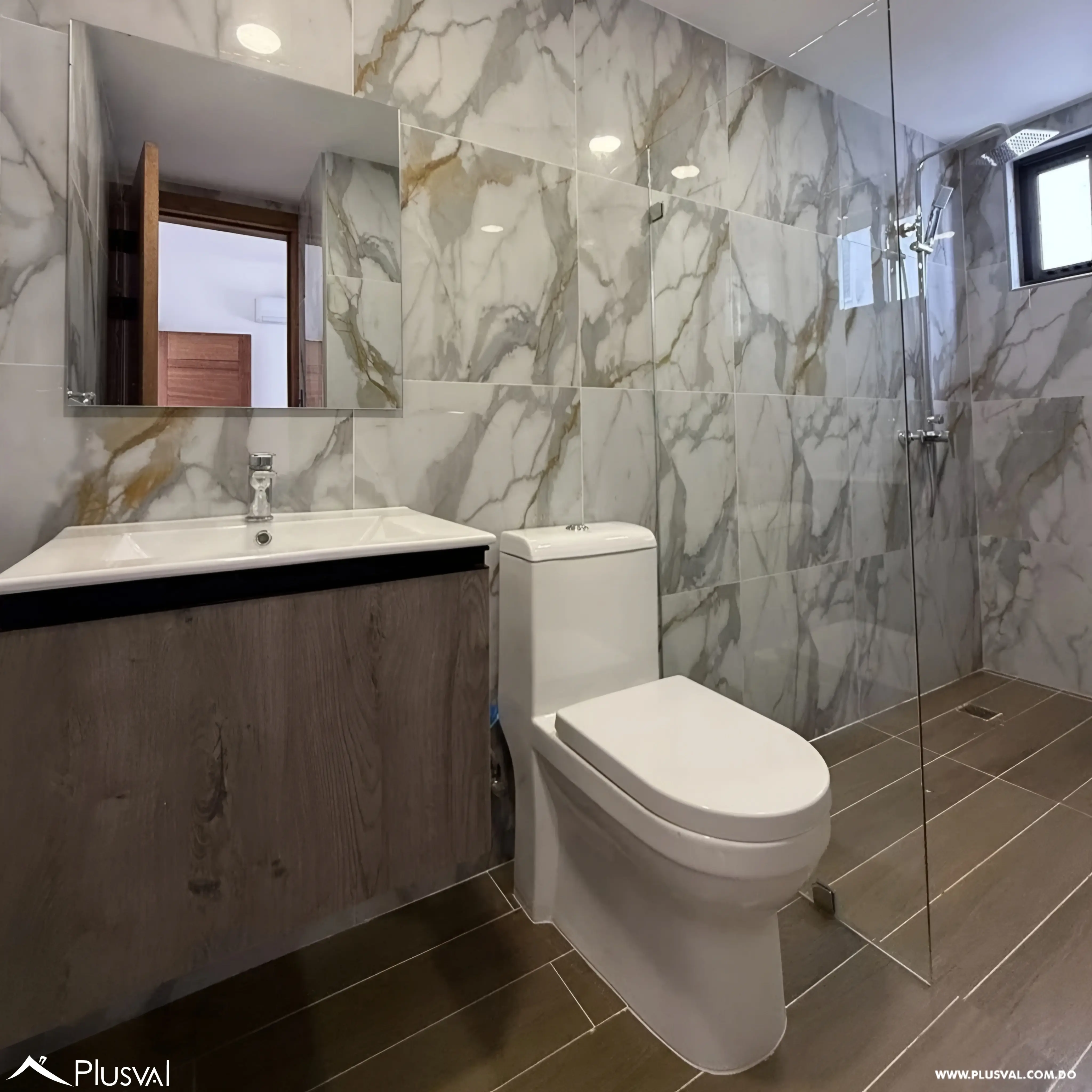 Apartamento en alquiler Serralles, una habitación en segundo nivel con terraza. 471489