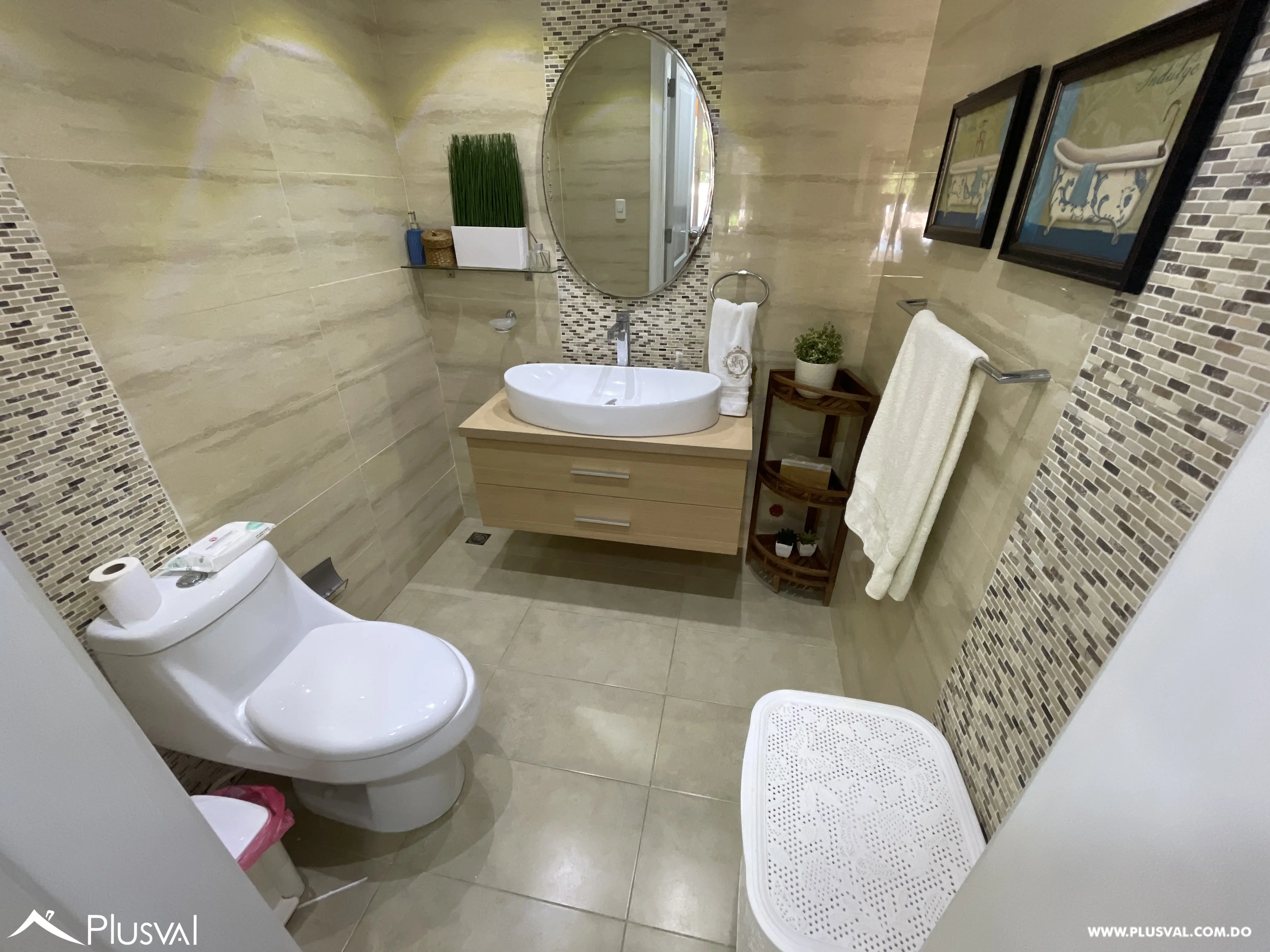 Townhouse amueblado en Metro Country Club – Listo para vivirlo 473750