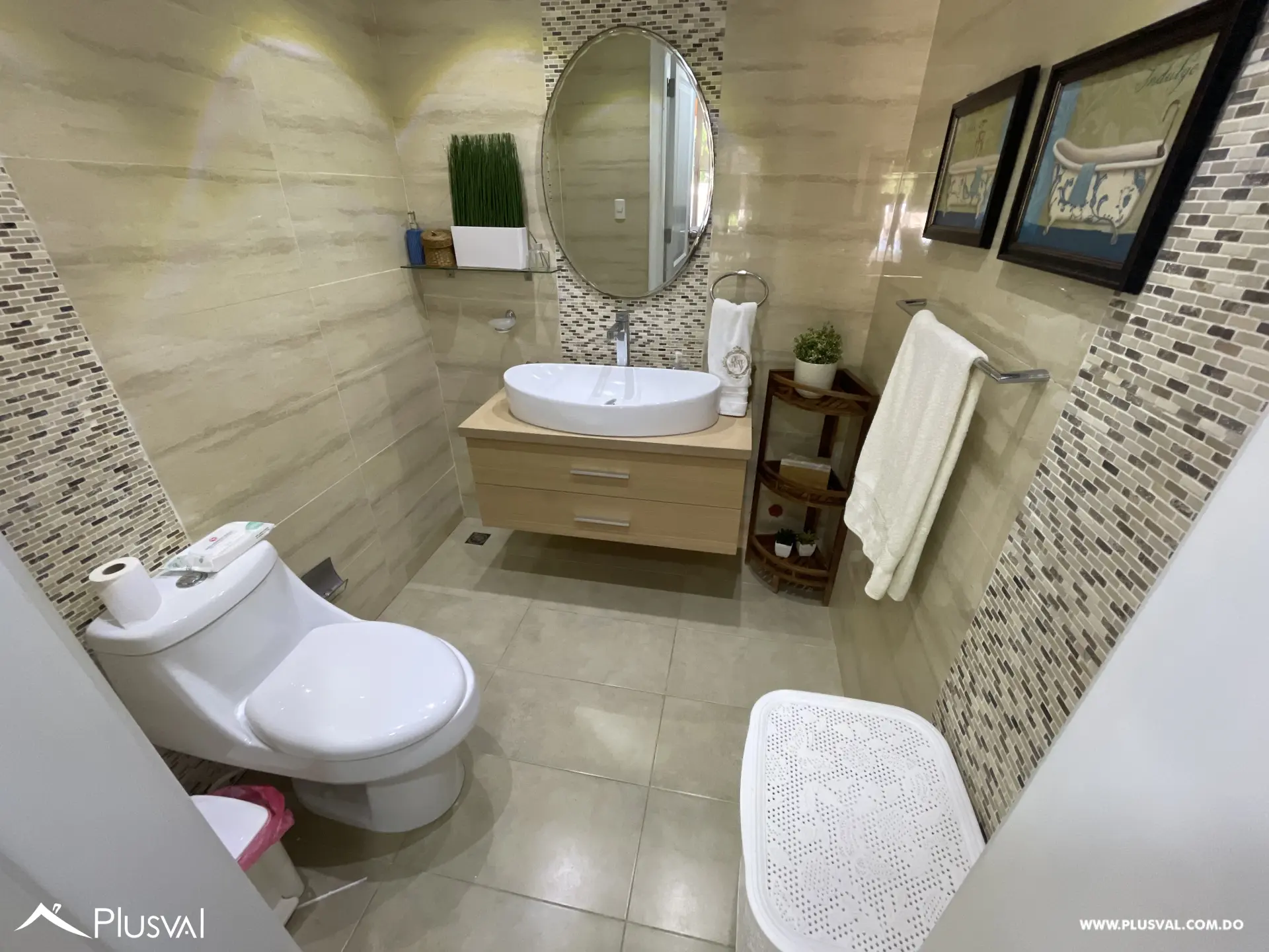 Townhouse amueblado en Metro Country Club – Listo para vivirlo 473750