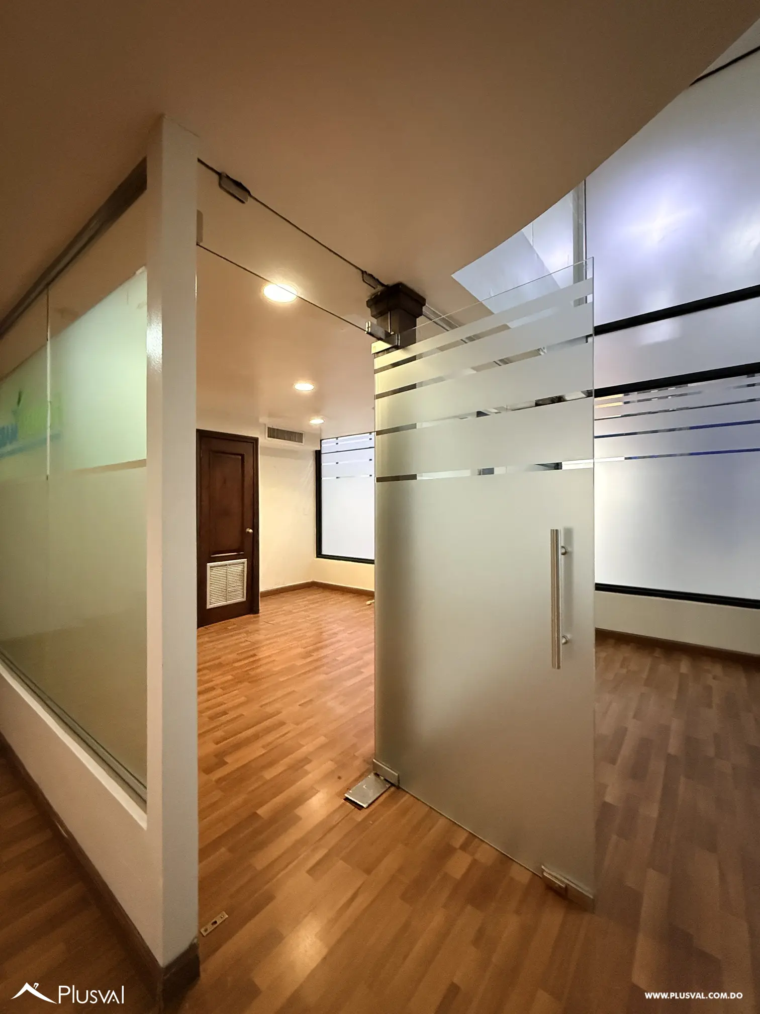 Alquiler de Local de Oficinas en Piantini - 150mts2 y 300 Parqueos 503567