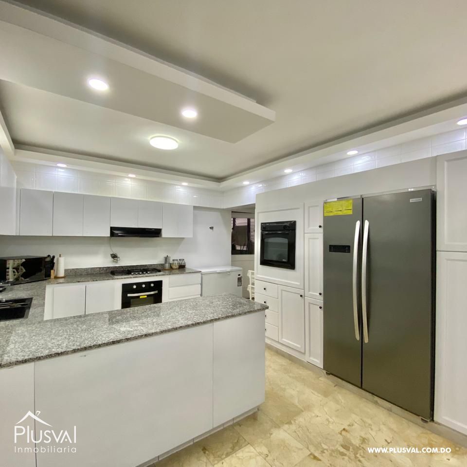 Venta de Elegante Apartamento en Cacicazgos: Espacioso, Iluminado y con Pisos de Mármol 384564