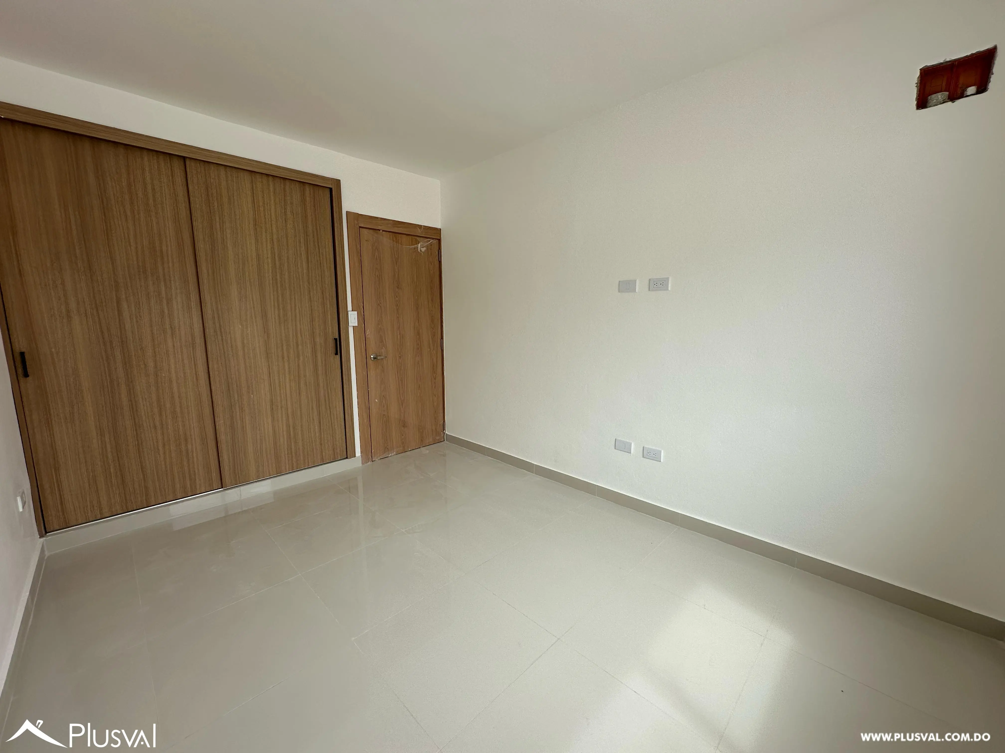 Apartamentos en venta de 2 y 3 habitaciones con patio y terraza 482365