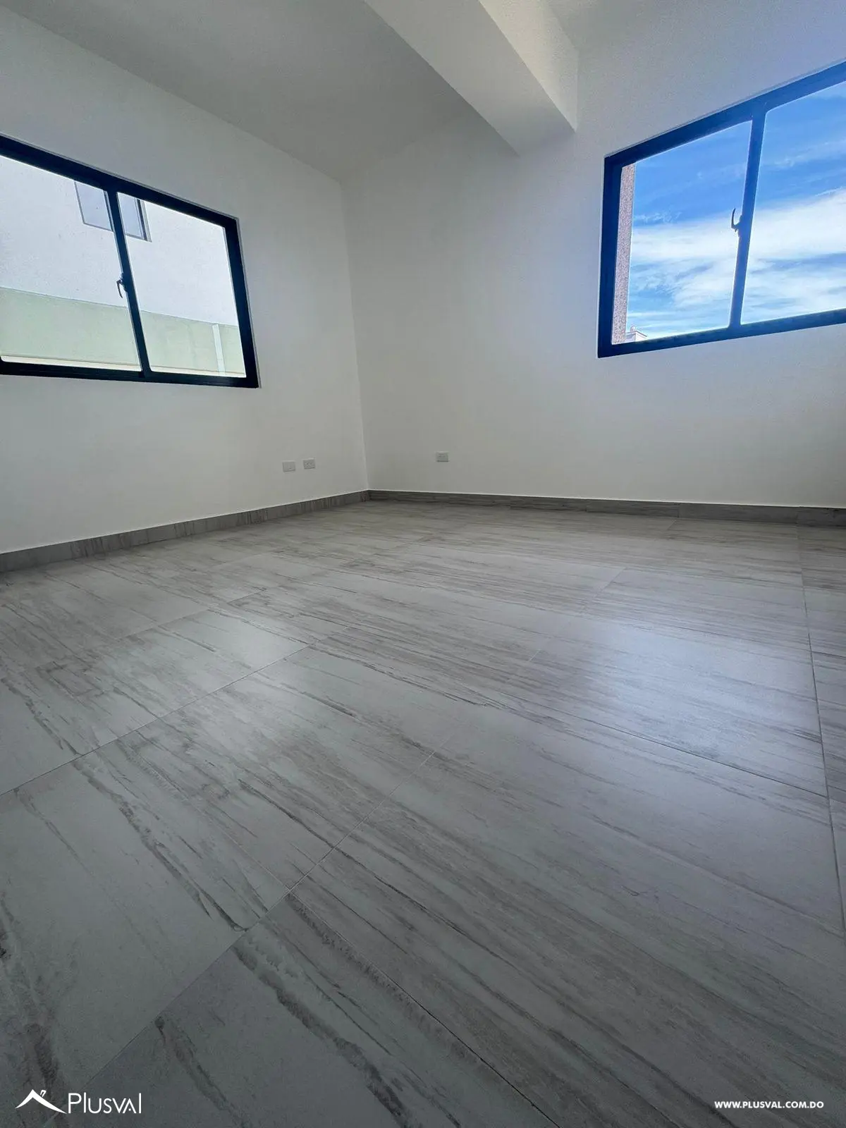 Venta de apartamento de 2 habitaciones en torre de lujo 463260
