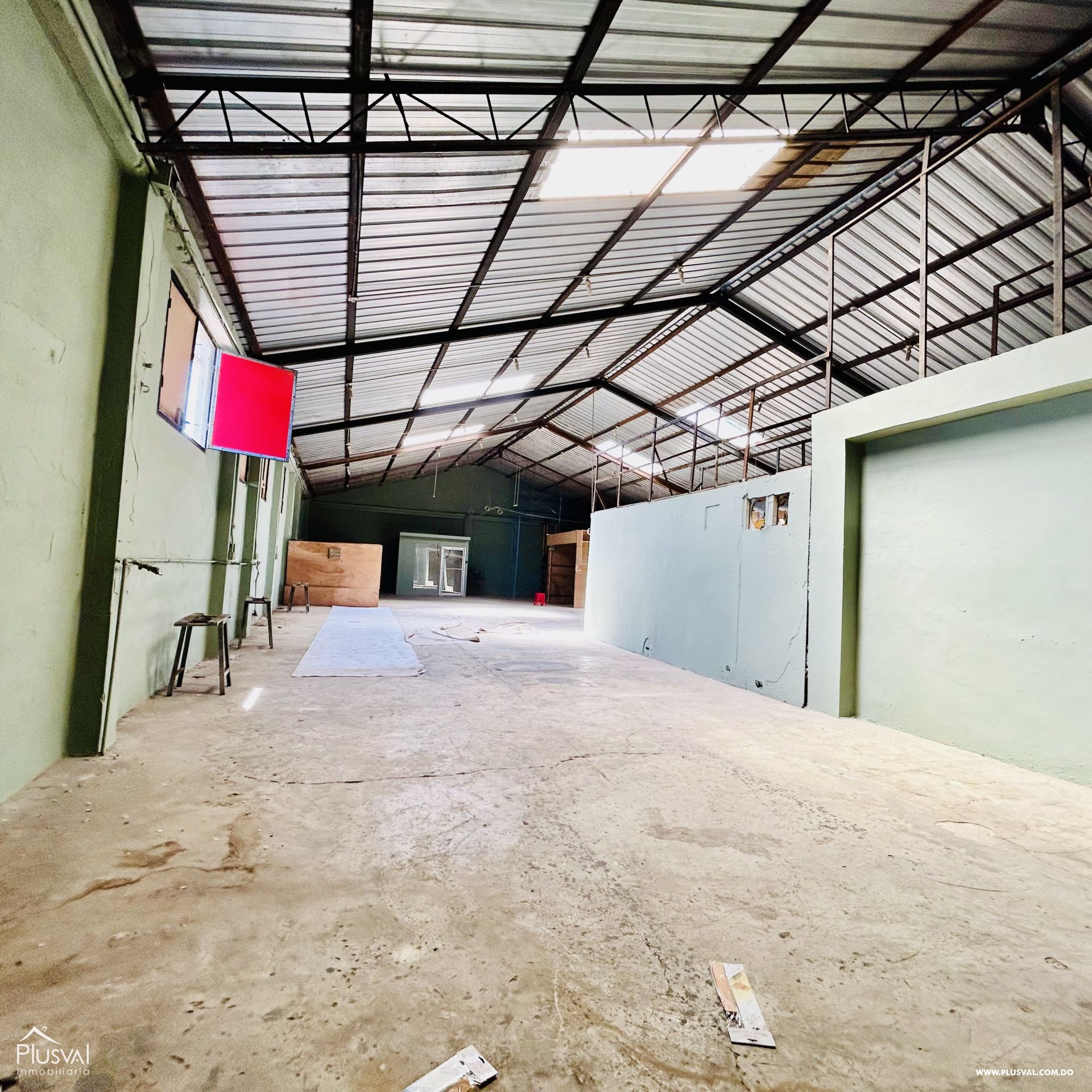 Local Showroom con Nave Comercial en Alquiler 433657