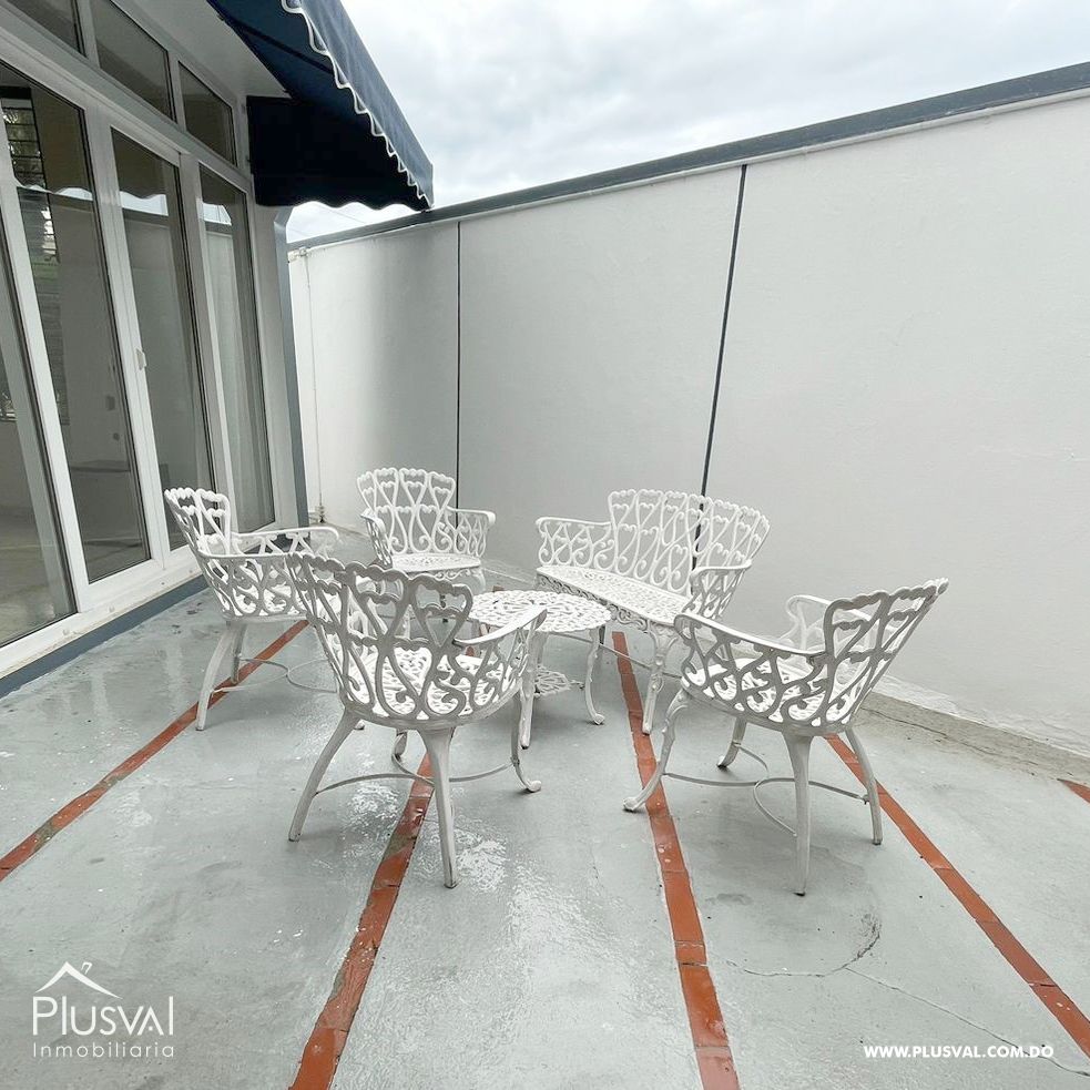 Hermosa casa con amplio patio, ubicada en zona privilegiada de Santiago. 290662