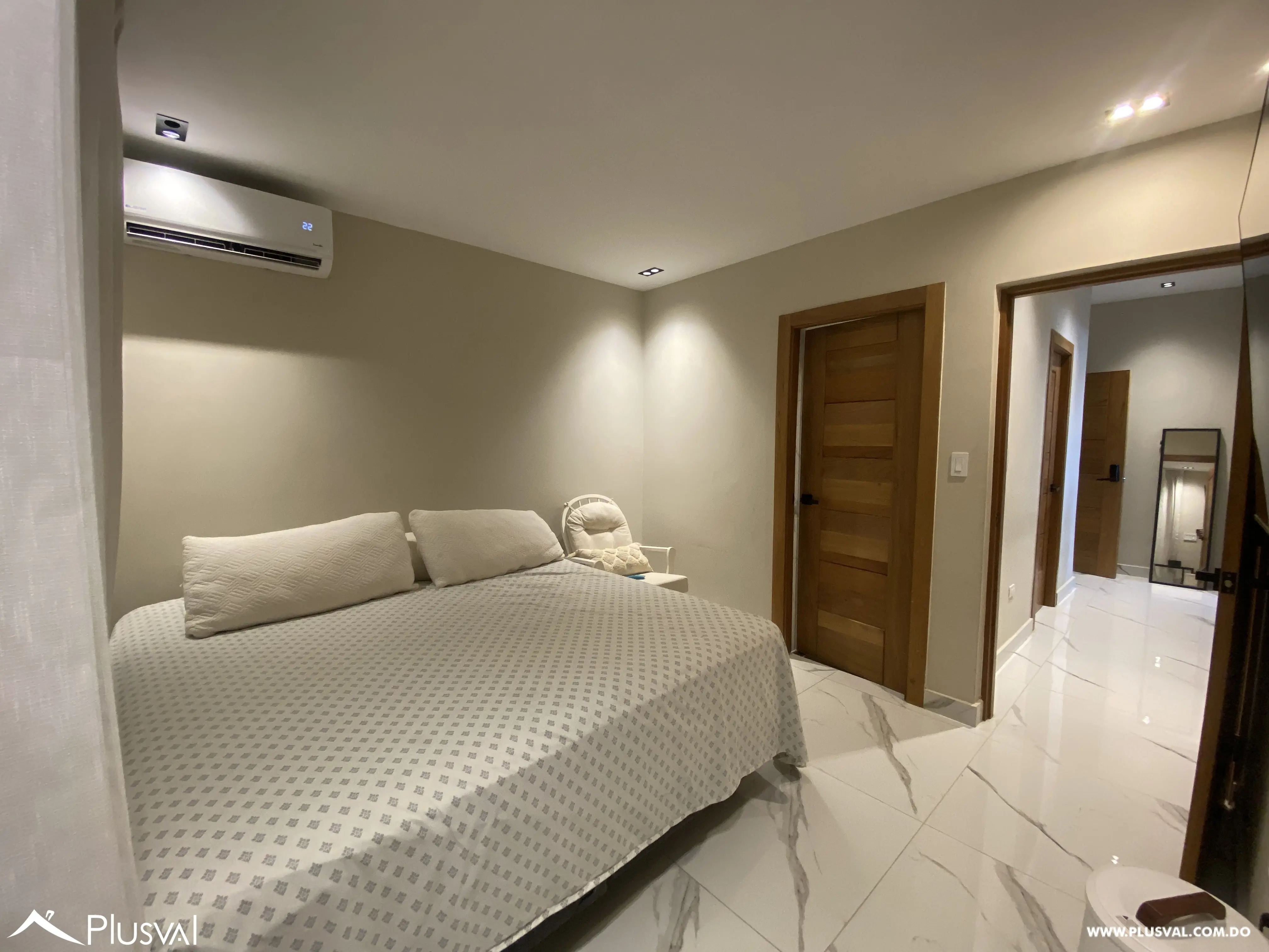 Penthouse de 3 niveles en venta en Jardines del Sur con terraza privada y vista al mar 460878