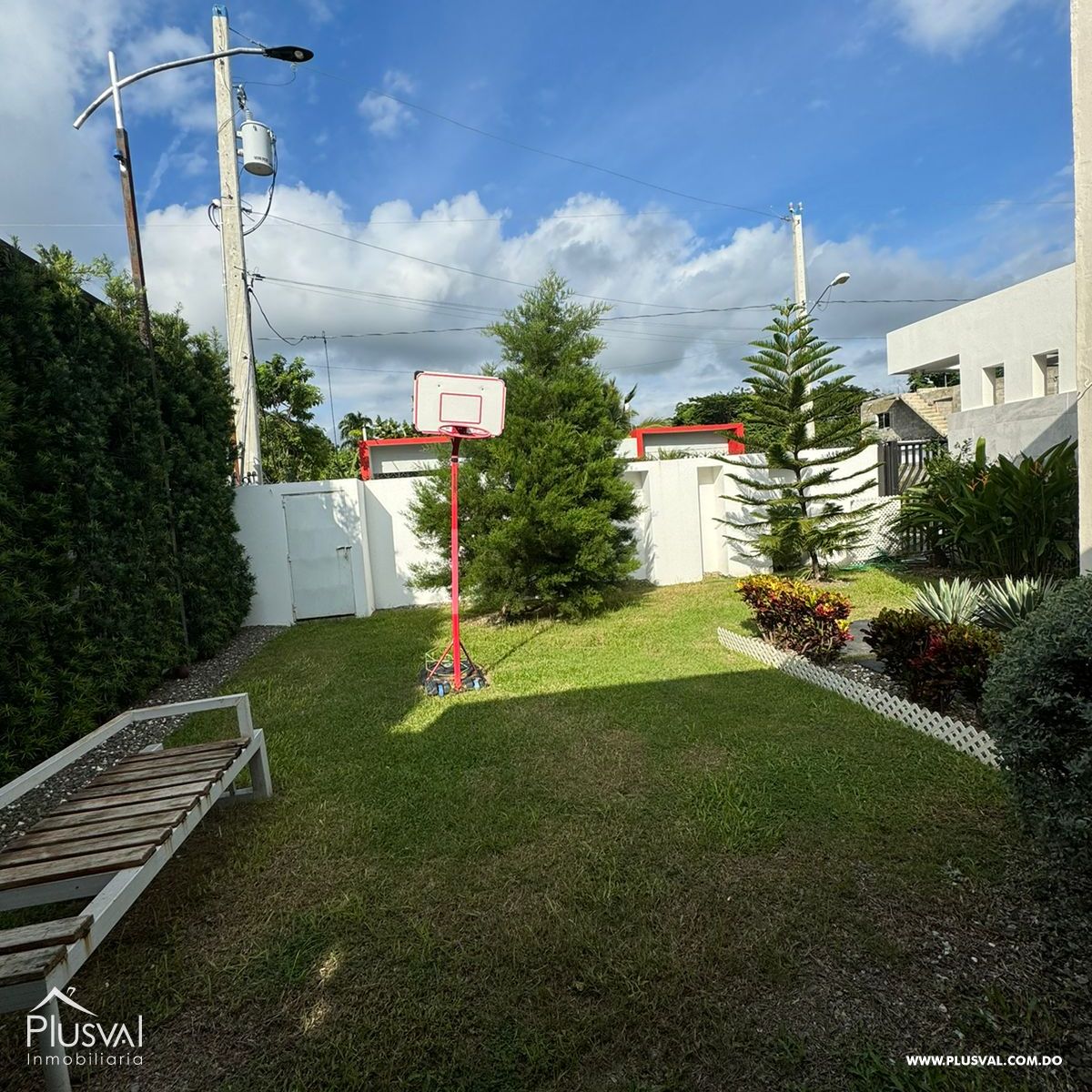 Casa con amplios espacios y moderno diseño en La Vega. 397672
