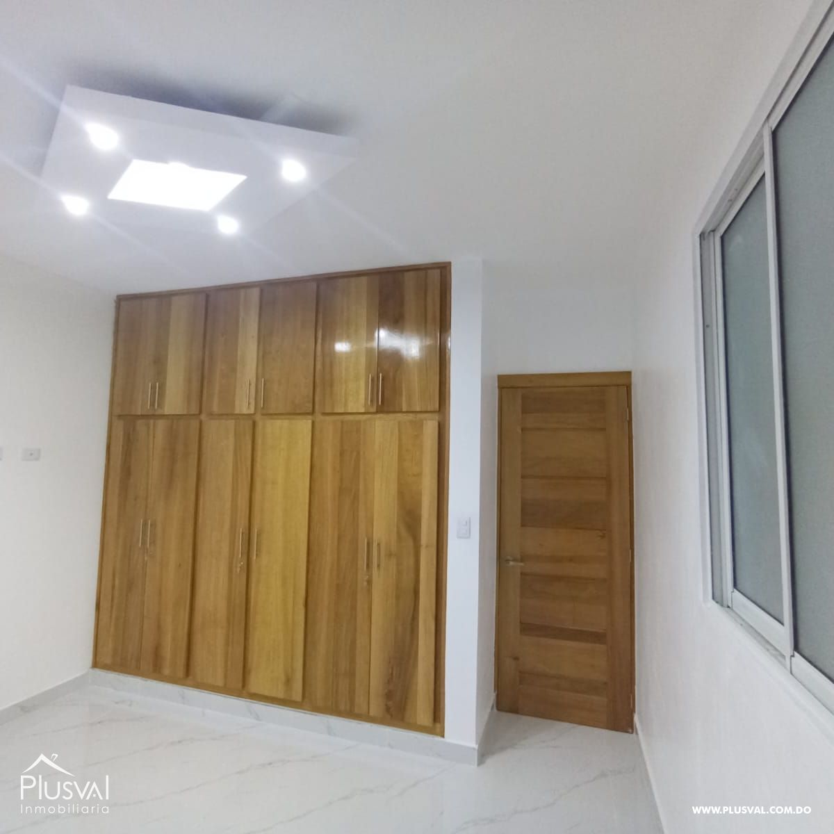 Hermosa Casa en proyecto Cerrado con fachada Moderna y amplios espacios 419369