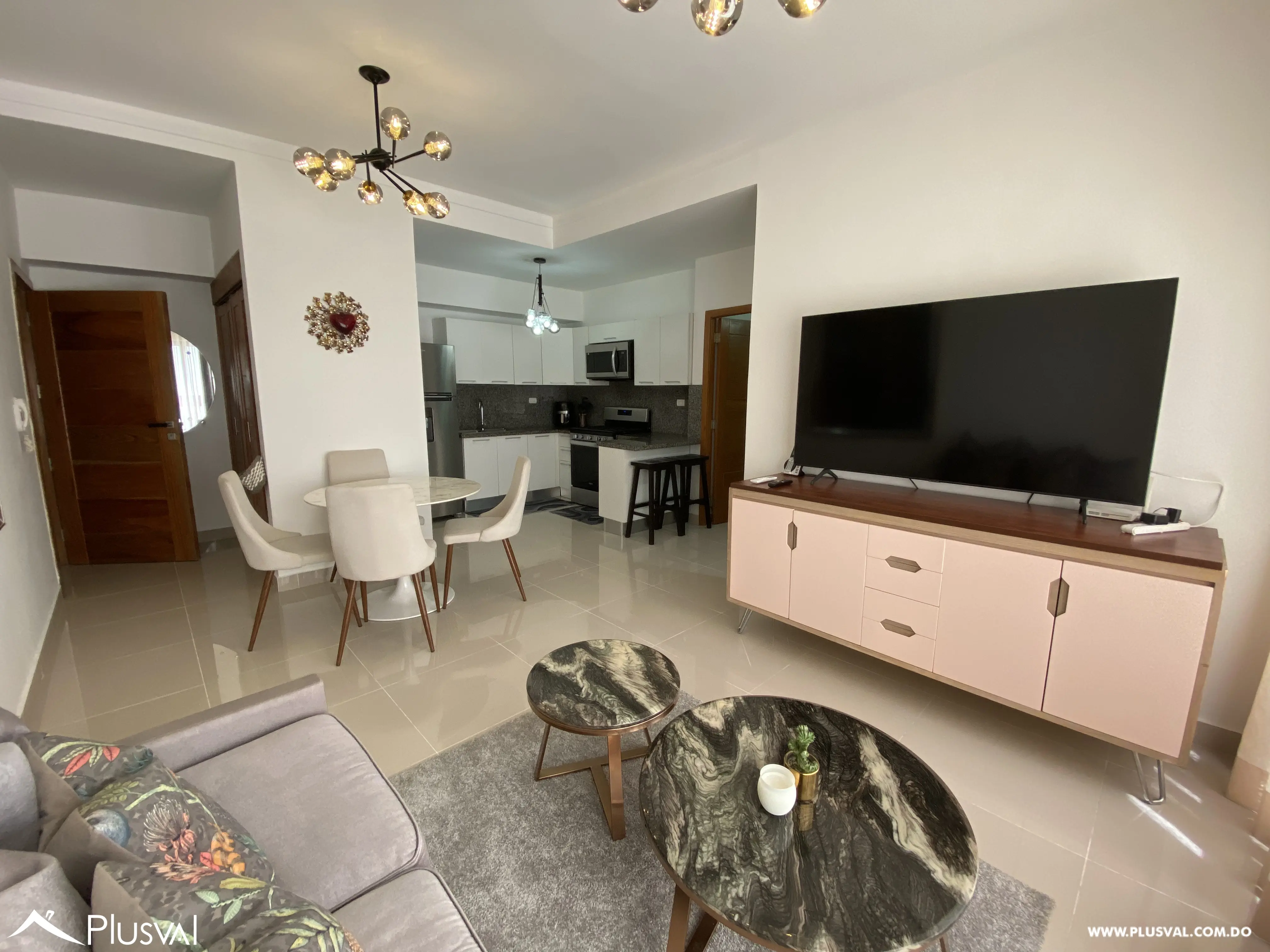 Apartamento Amueblado piso Alto en Evaristo Morales 510358