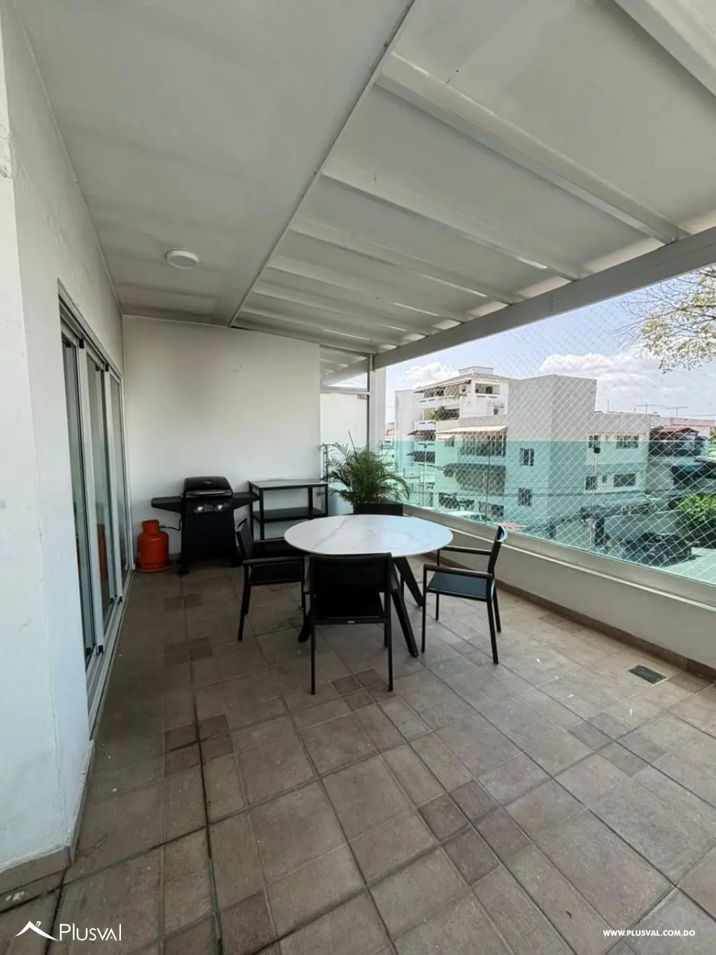 Apartamento amueblado de 3 Habitaciones en Alquiler en Julieta Morales con Terraza Privada 525220