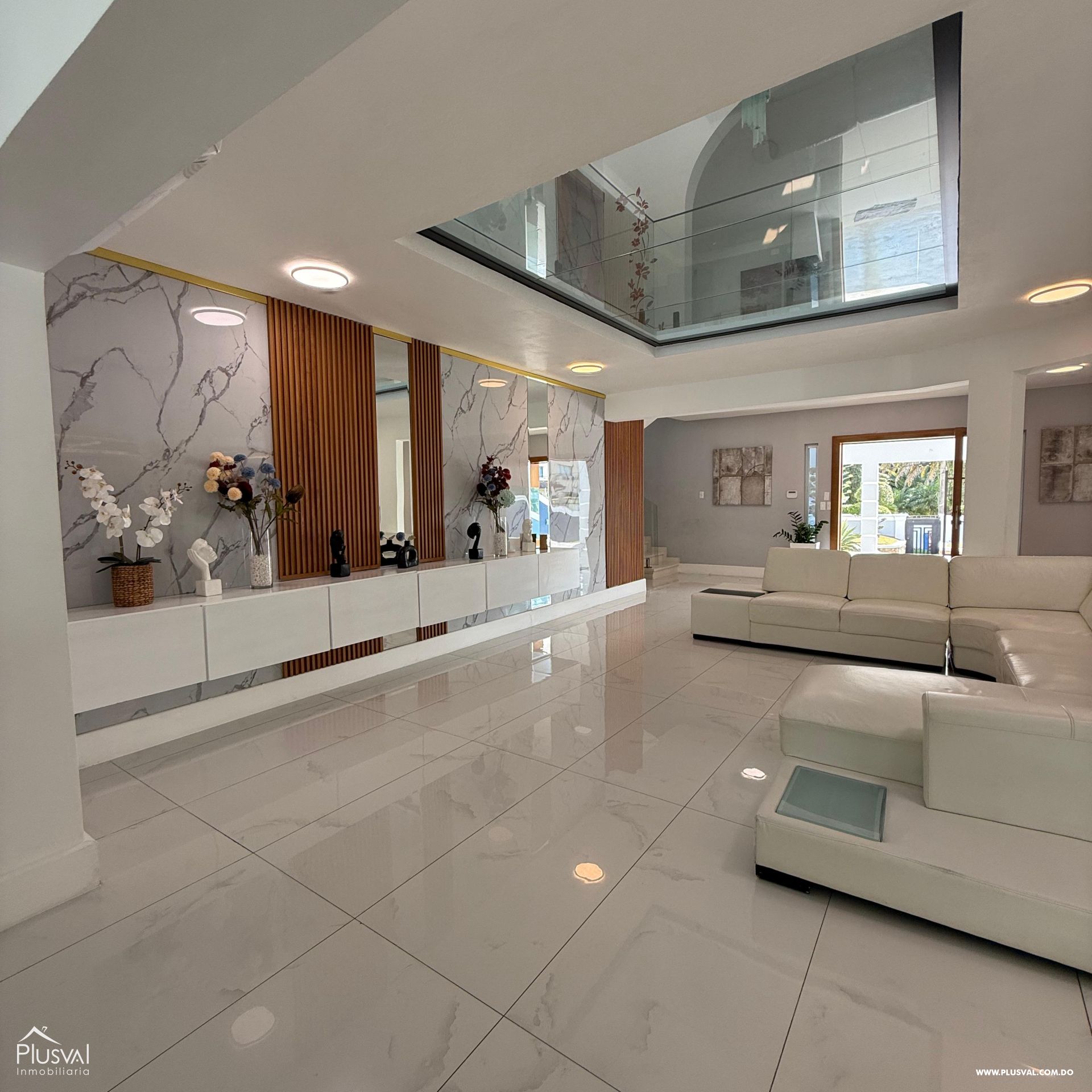 Casa en Venta con Amplios Espacios ubicada en Cerro Alto 410850