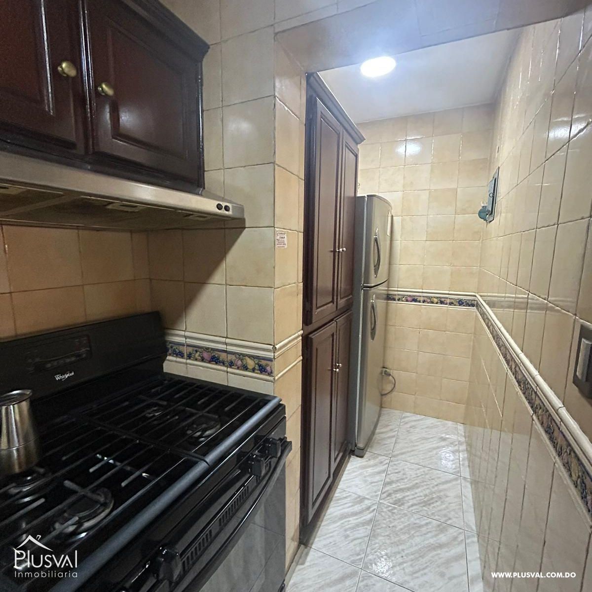 Alquiler de Apartamento Clásico de 3 Habitaciones Amueblado en Piantini 504780