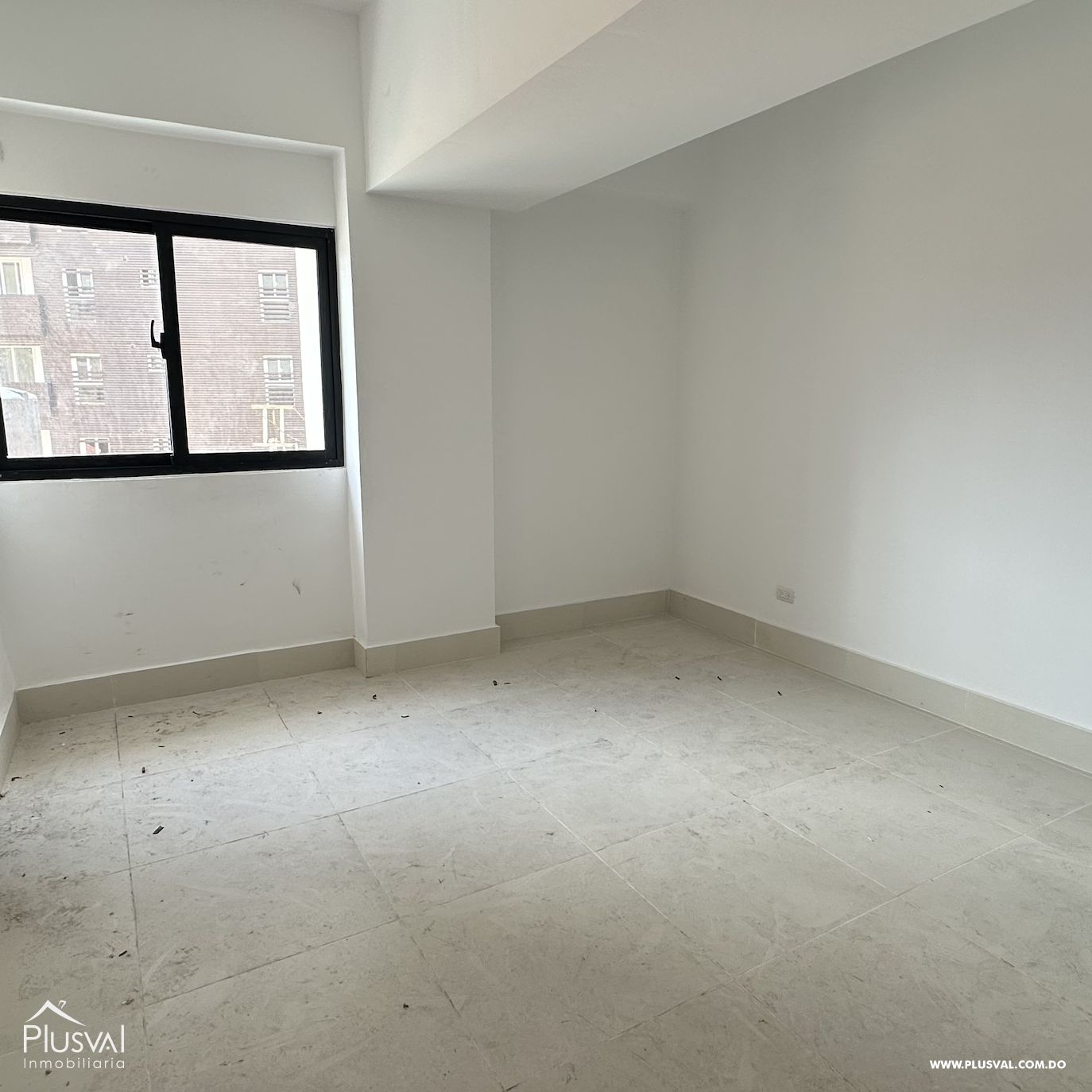 Apartamento en venta en Serralles | 1 habitación, línea blanca y aire central – Santo Domingo 370287