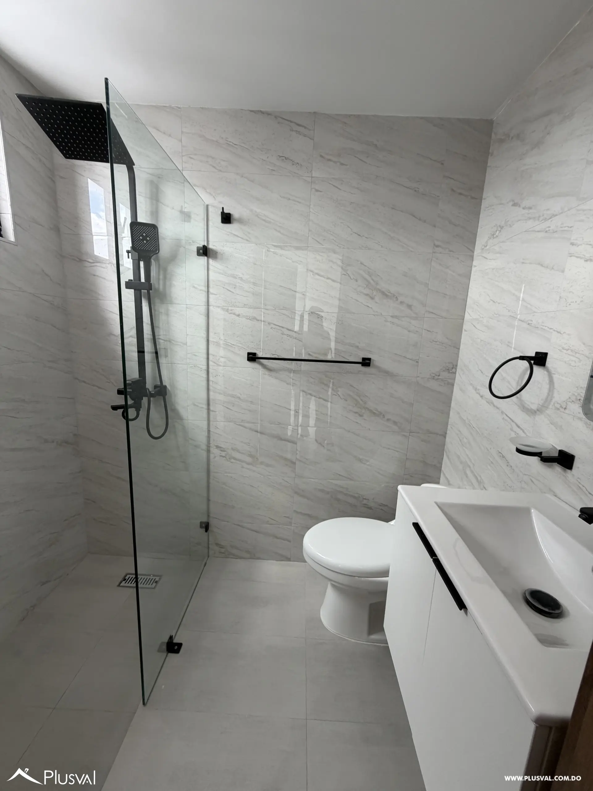 Apartamentos en Alquiler estratégicamente una zona exclusiva en Naco. 526685