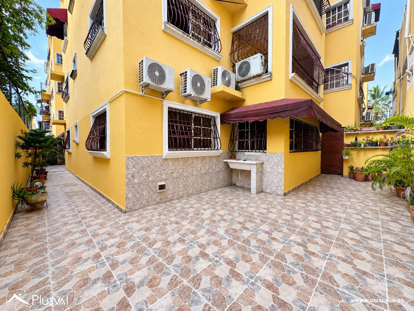 Amplio apartamento ubicado en Alma Rosa I, Santo Domingo Este 528127