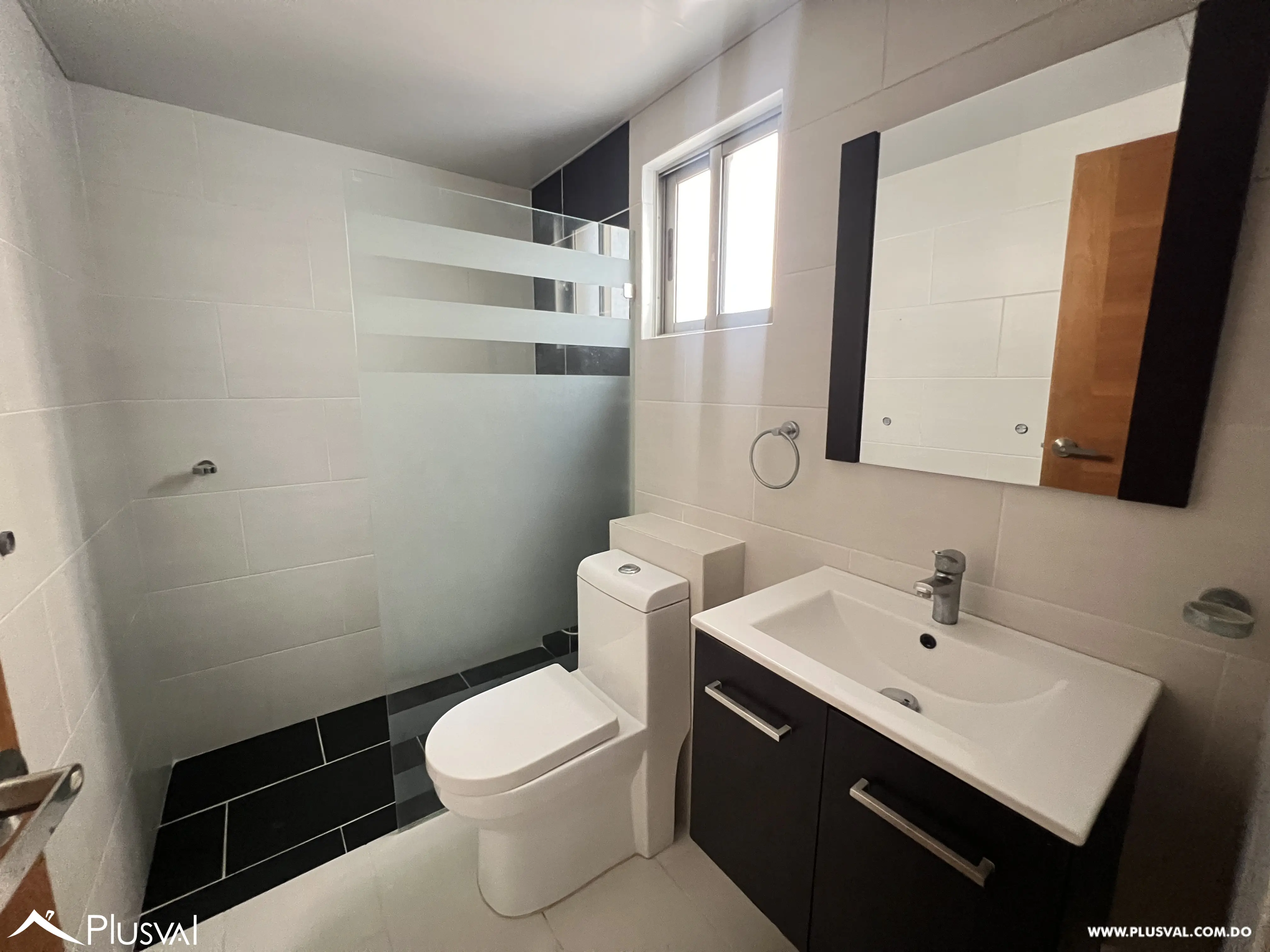 Moderno apartamento en alquiler en Evaristo Morales. 468139