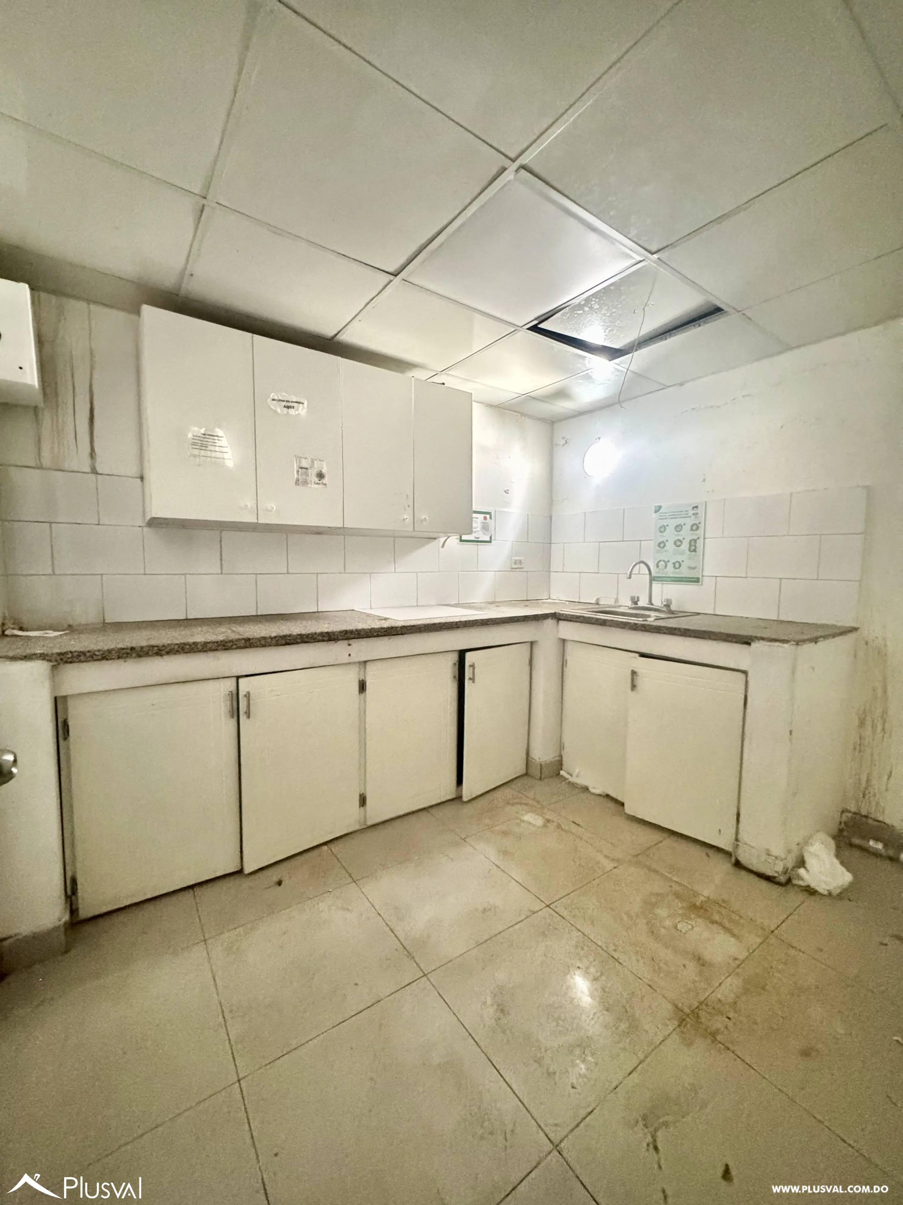 Alquilo Maravilloso Local Comercial en 1er Nivel en Naco 518740