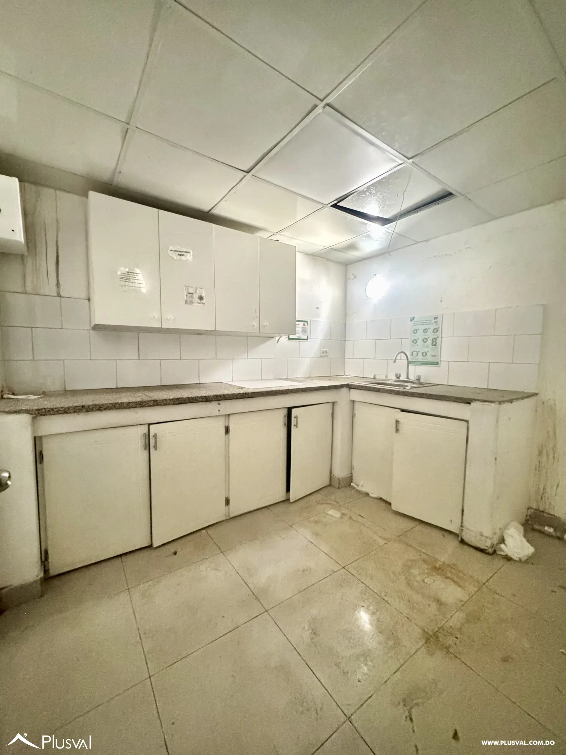 Alquilo Maravilloso Local Comercial en 1er Nivel en Naco 518740