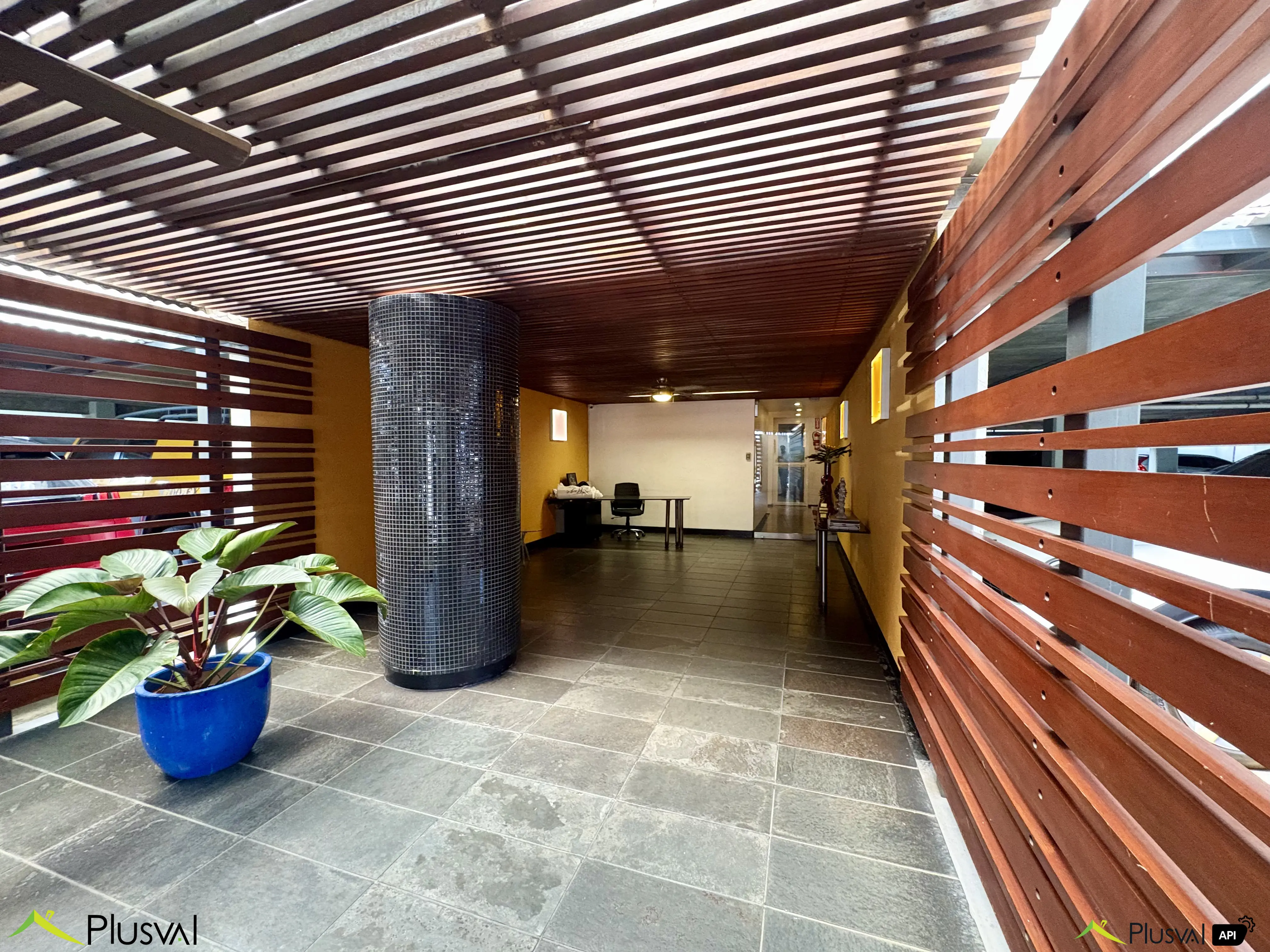 Apartamento de 2 habitaciones en una elegante torre en Evaristo Morales 450389