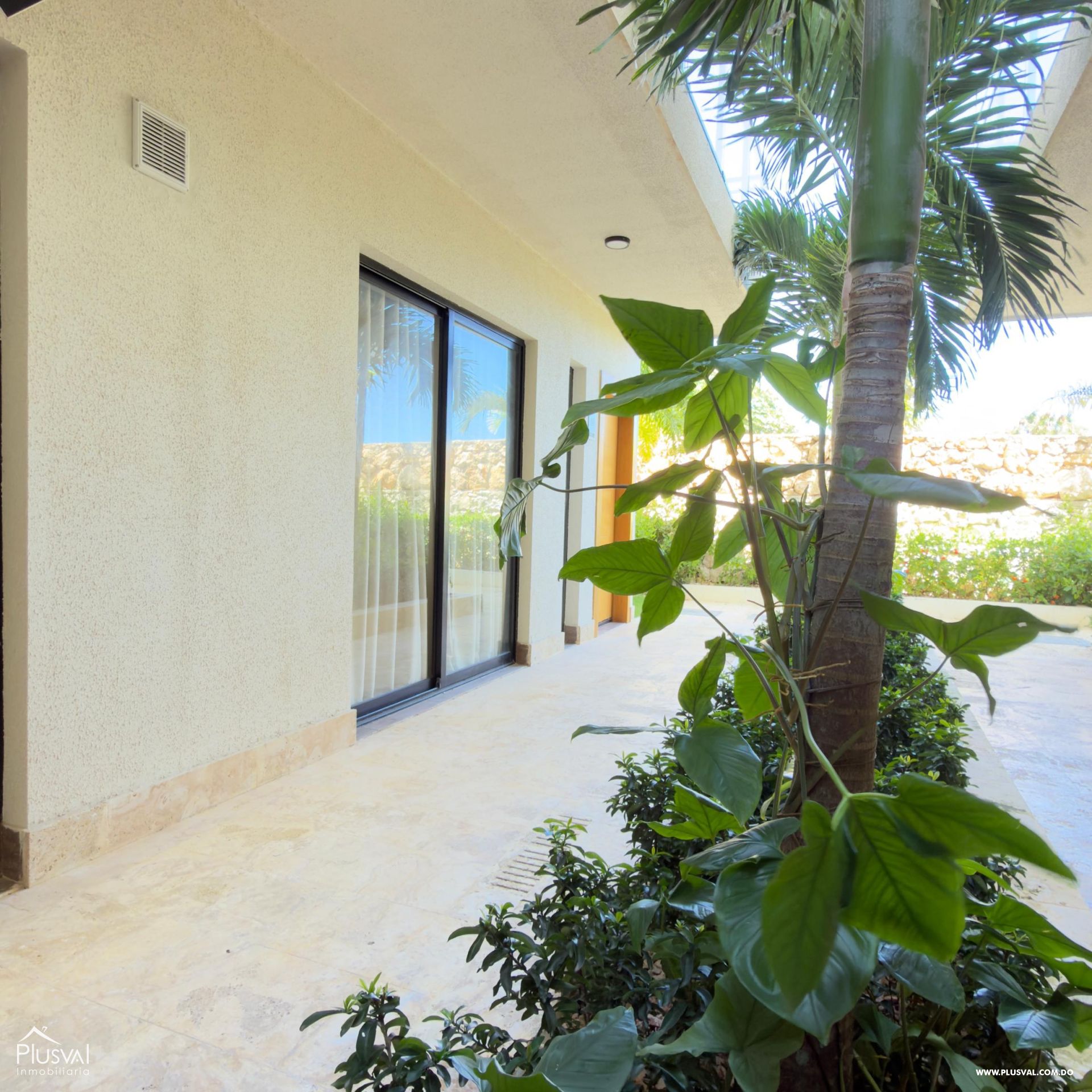 Venta de Unidad en Bávaro Punta Cana: Acceso Privado a Playa y Más 489770