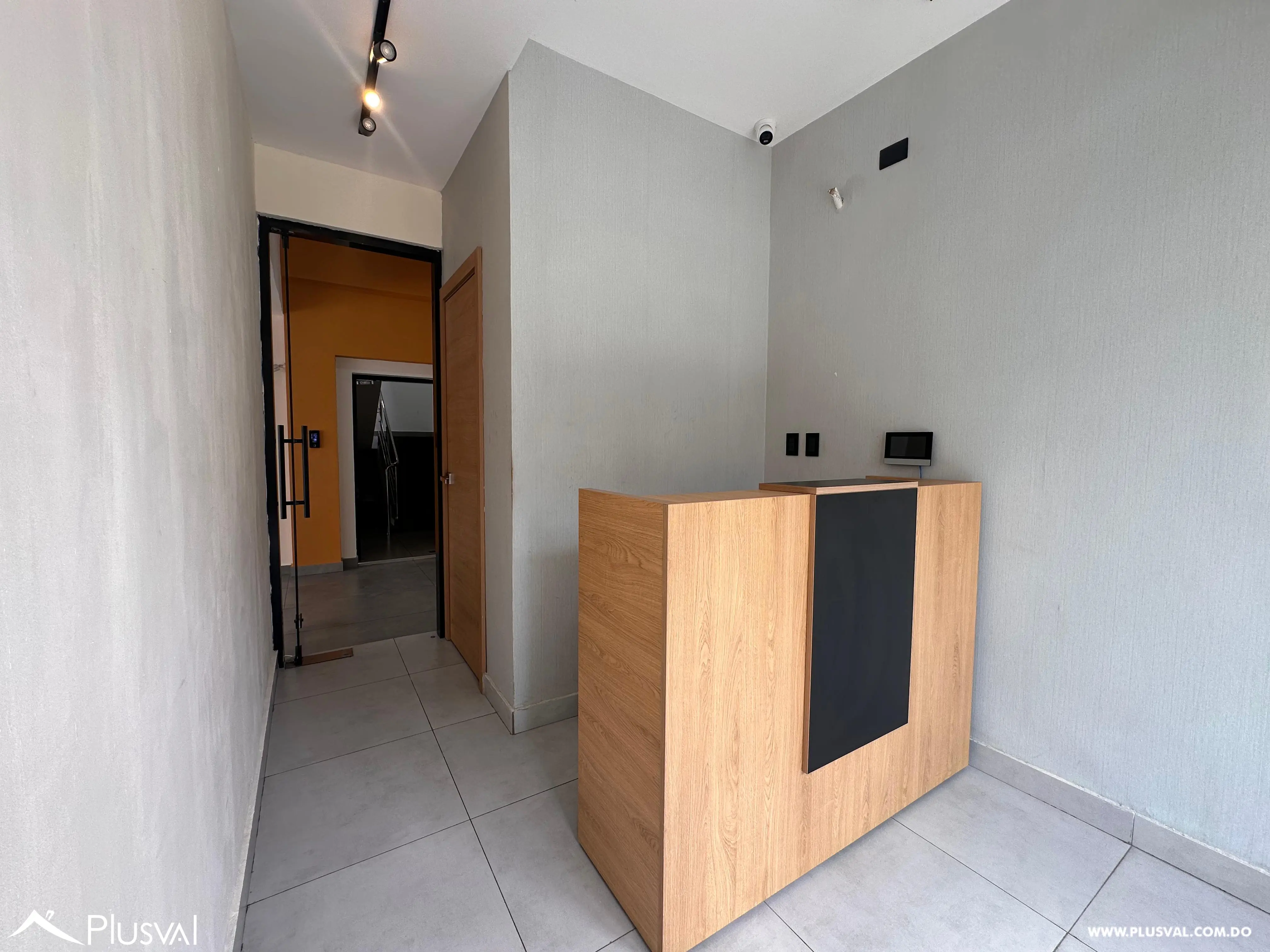 Apartamento  con patio privado en autopista san isidro 488039