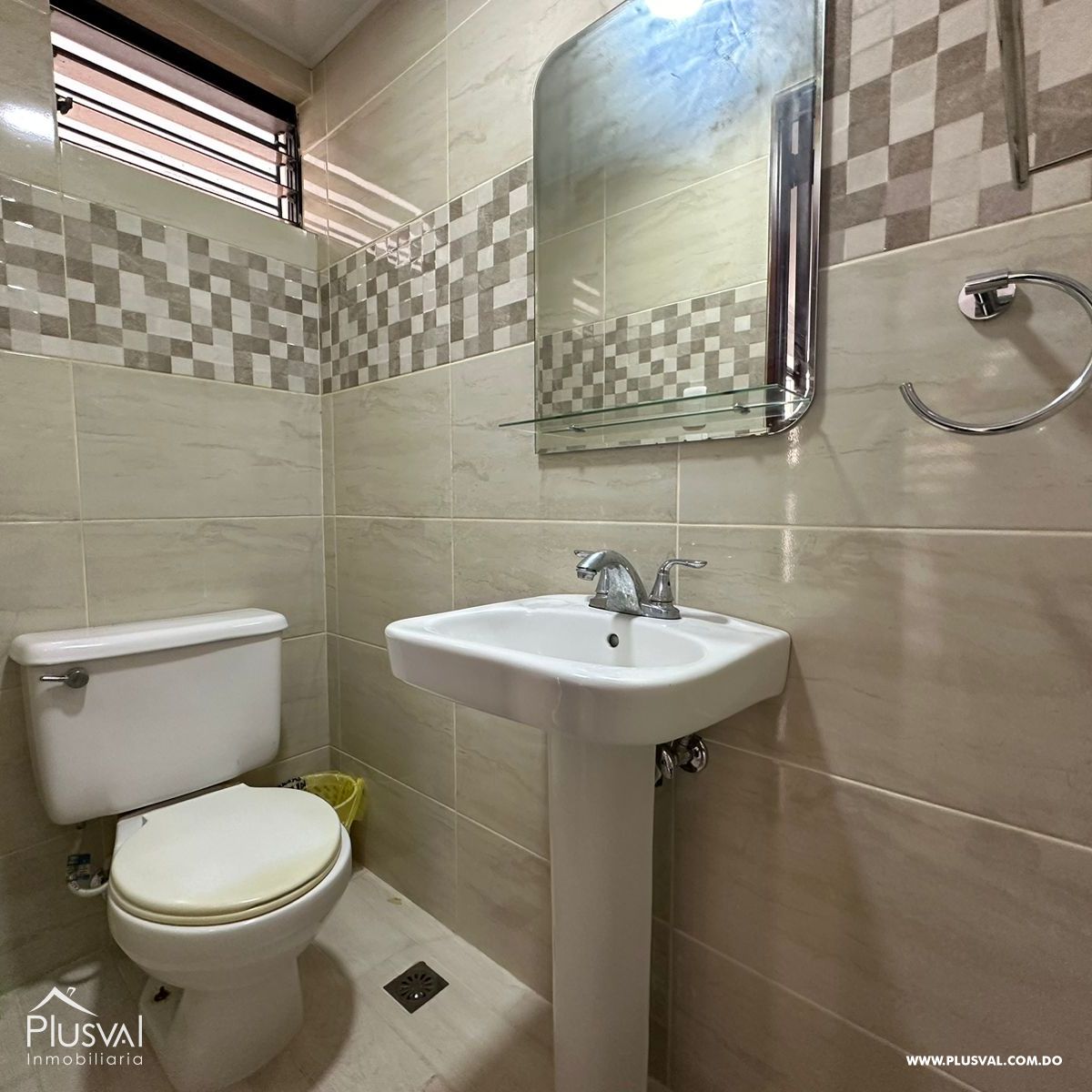 Apartamento 2do. Nivel en Evaristo Morales 388337