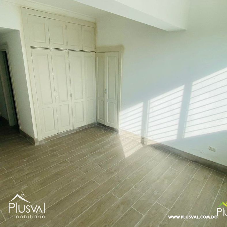 SE ALQUILA AMPLIO APARTAMENTO EN GAZCUE 246199