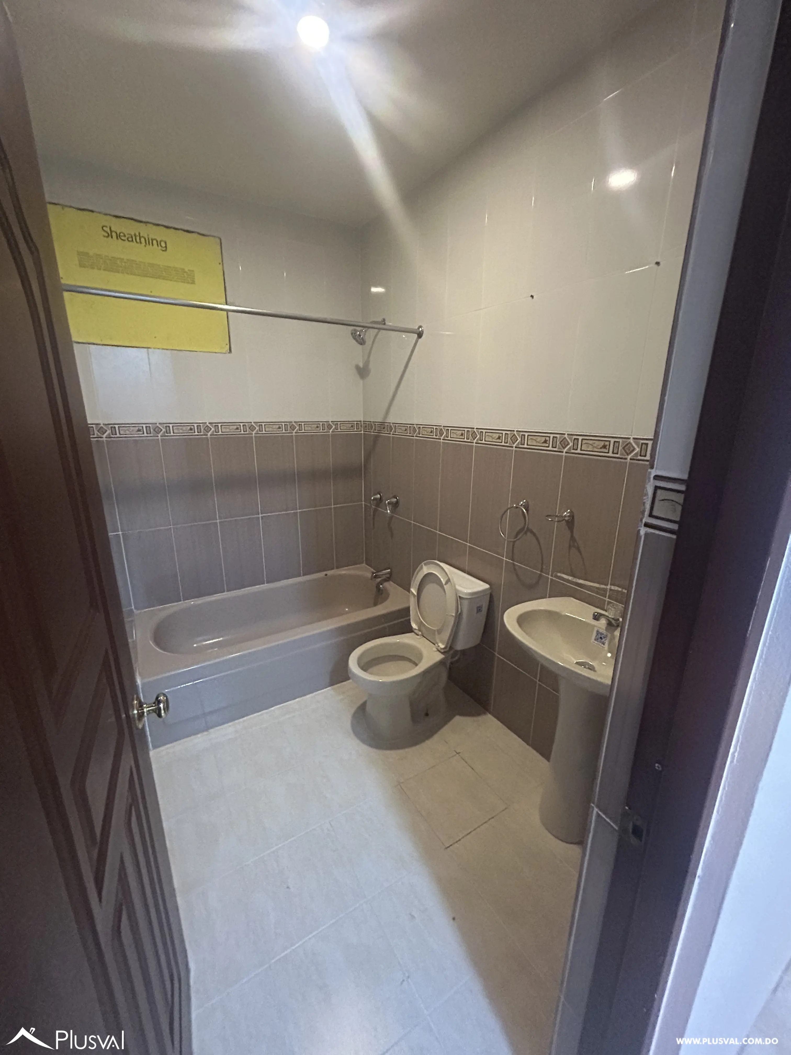 Amplia Casa en Alquiler Con Potencial Comercial 474595