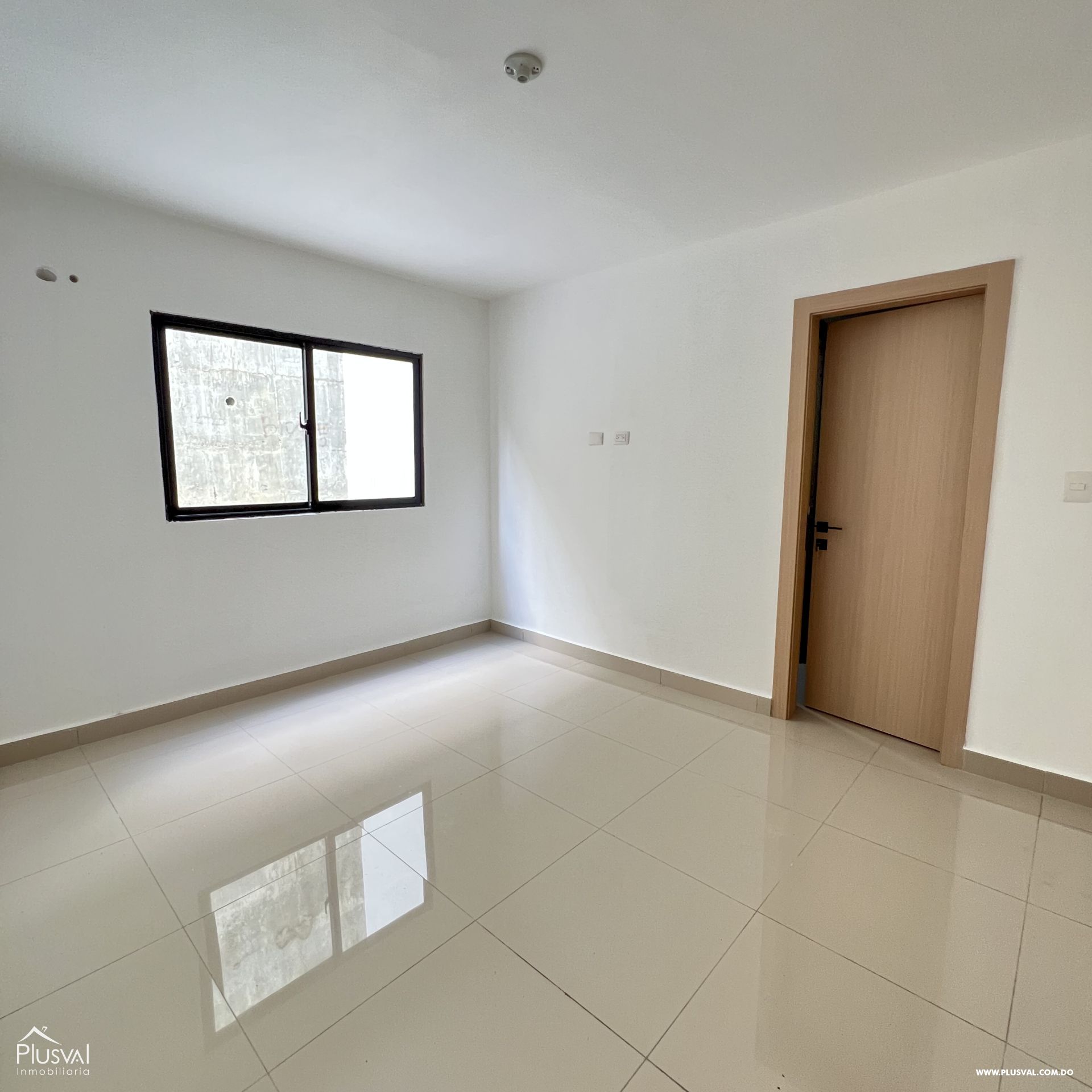 Apartamento con terraza de 80 Mt2 de venta en la AV. Jacobo Majluta 415408
