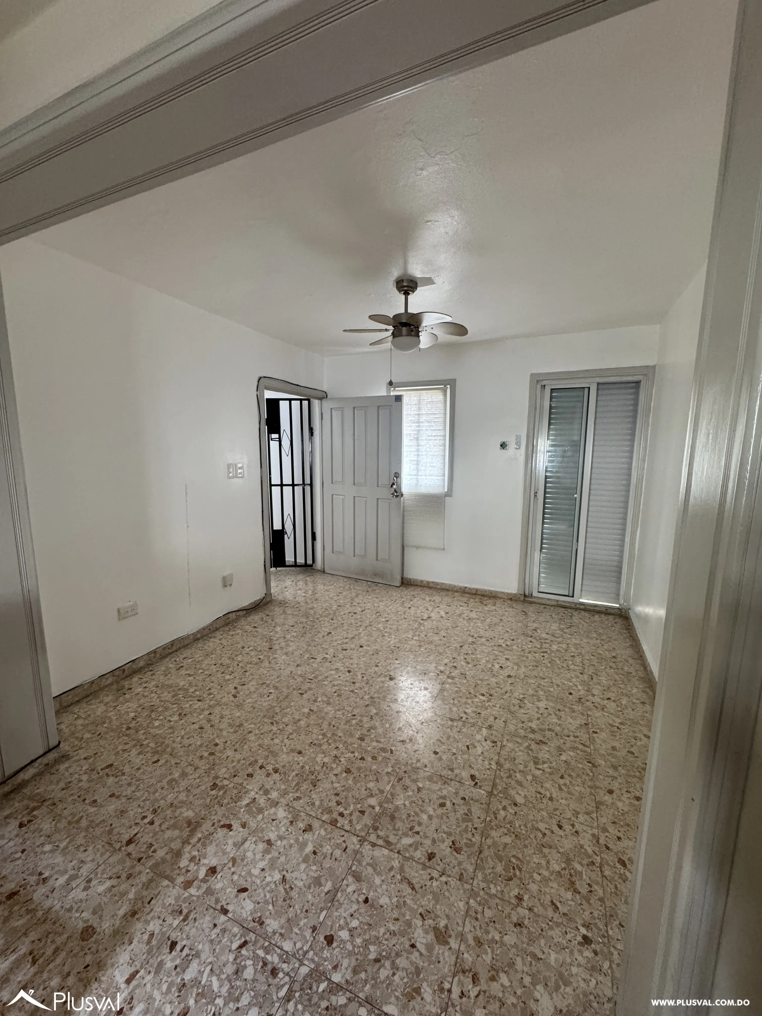 Apartamento en alquiler de 2 habitaciones en el Ensanche Quisqueya 457547