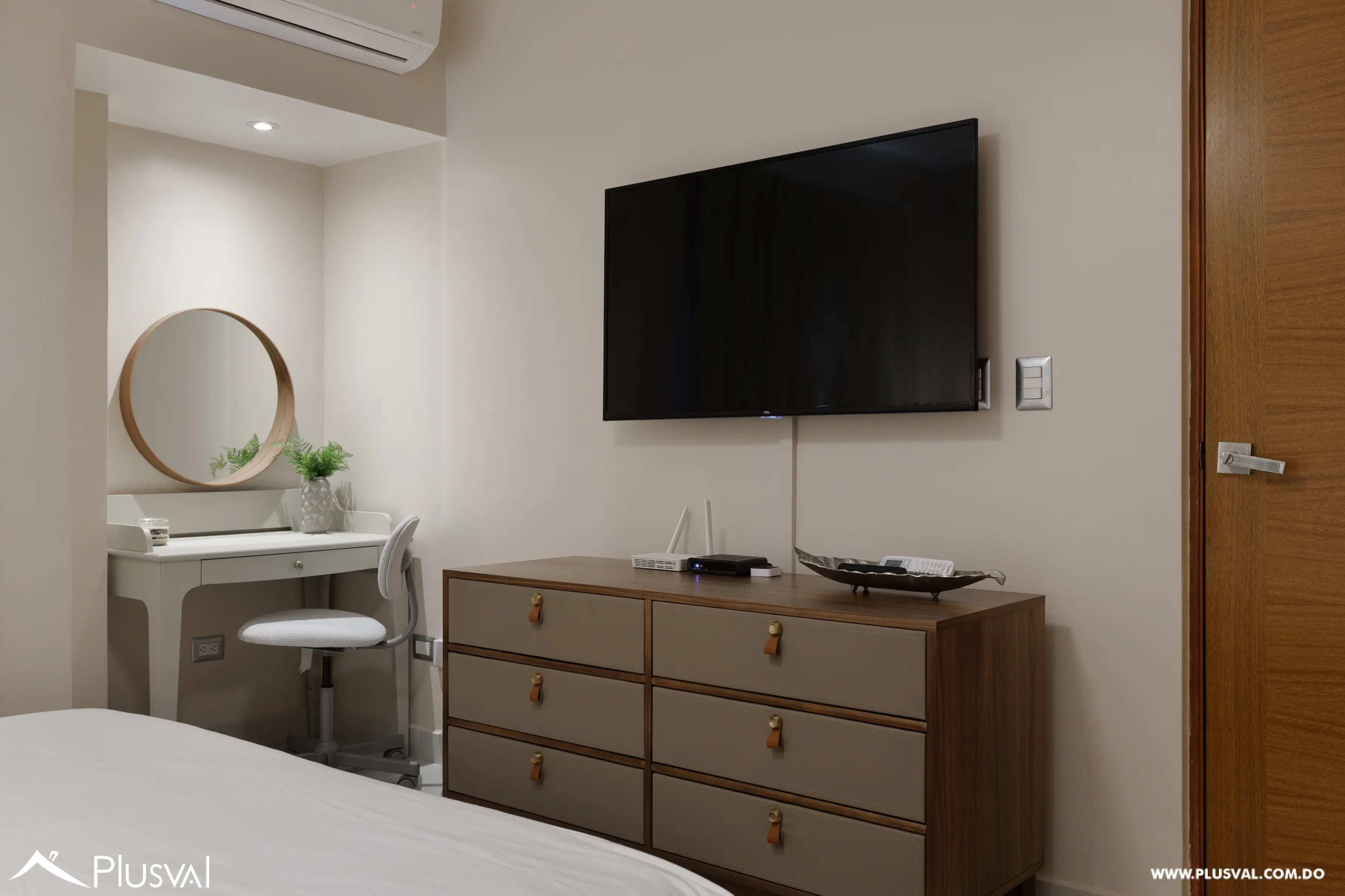 Apartamento de 1 habitación amueblado full en Piantini 517414
