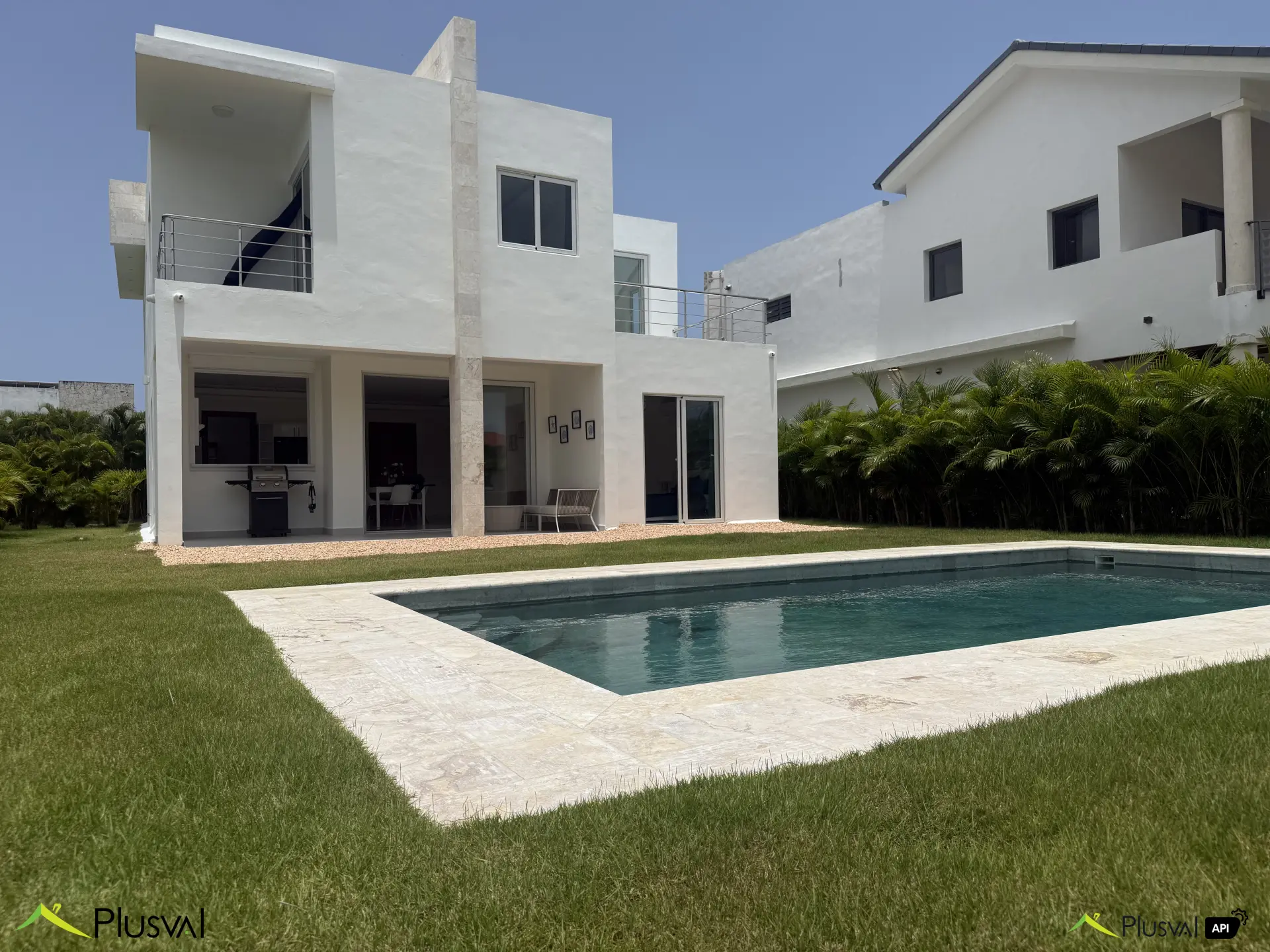 Exclusiva villa con vista al golf y piscina privada en PLAYA NUEVA ROMANA 447154