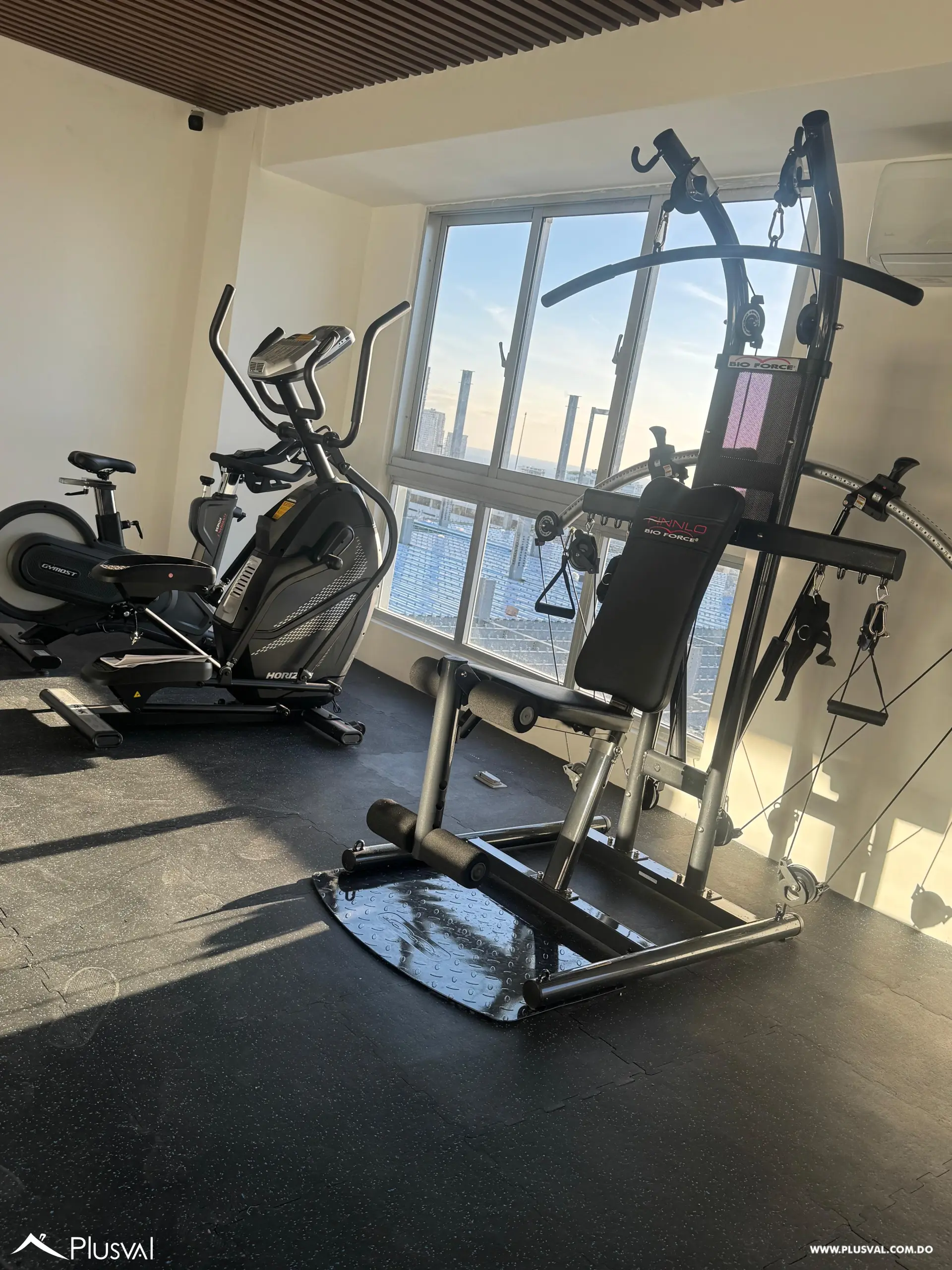 Alquiler de apartamento con linea blanca en torre de lujo en Gazcue 482279