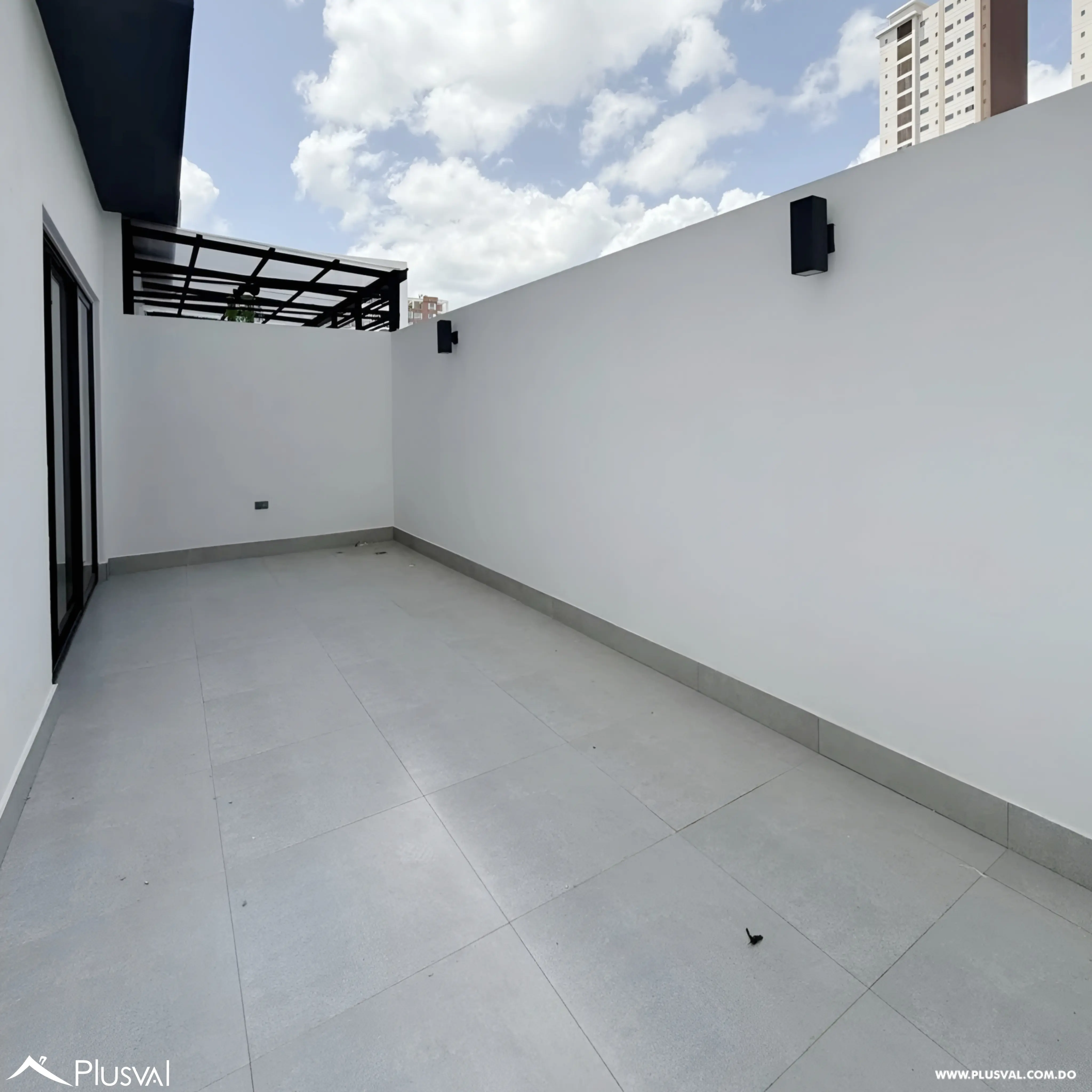 Apartamento en alquiler Serralles, una habitación en segundo nivel con terraza. 471486