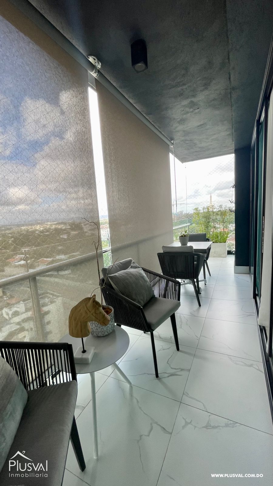 Amplio apartamento en alquiler ubicado en zona privilegiada de Santiago. 257792